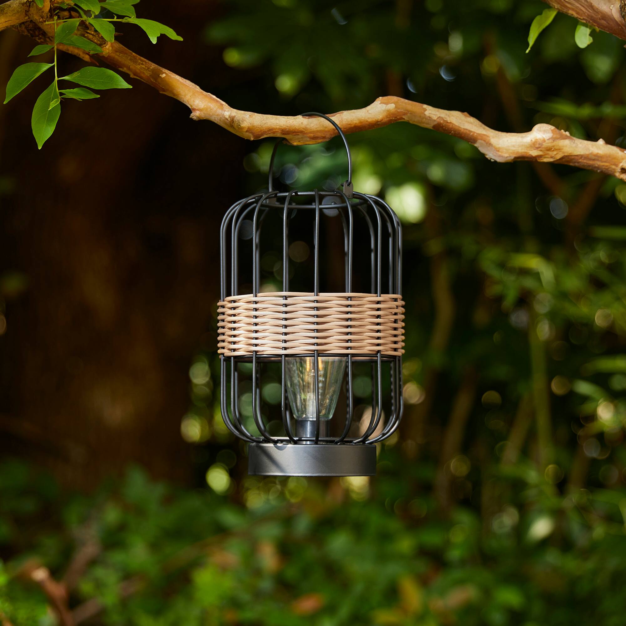 Glitzhome&#xAE; 11.75&#x22; Metal Wire Faux Rattan Solar Powered Outdoor Lantern