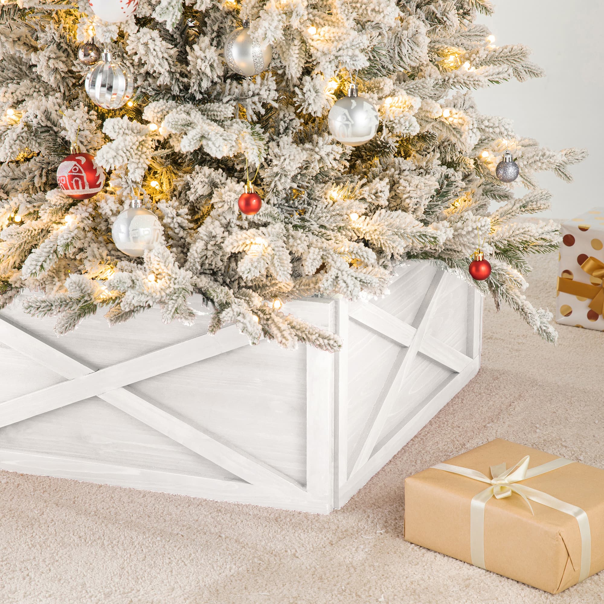 Glitzhome&#xAE; Washed White Wood Tree Collar