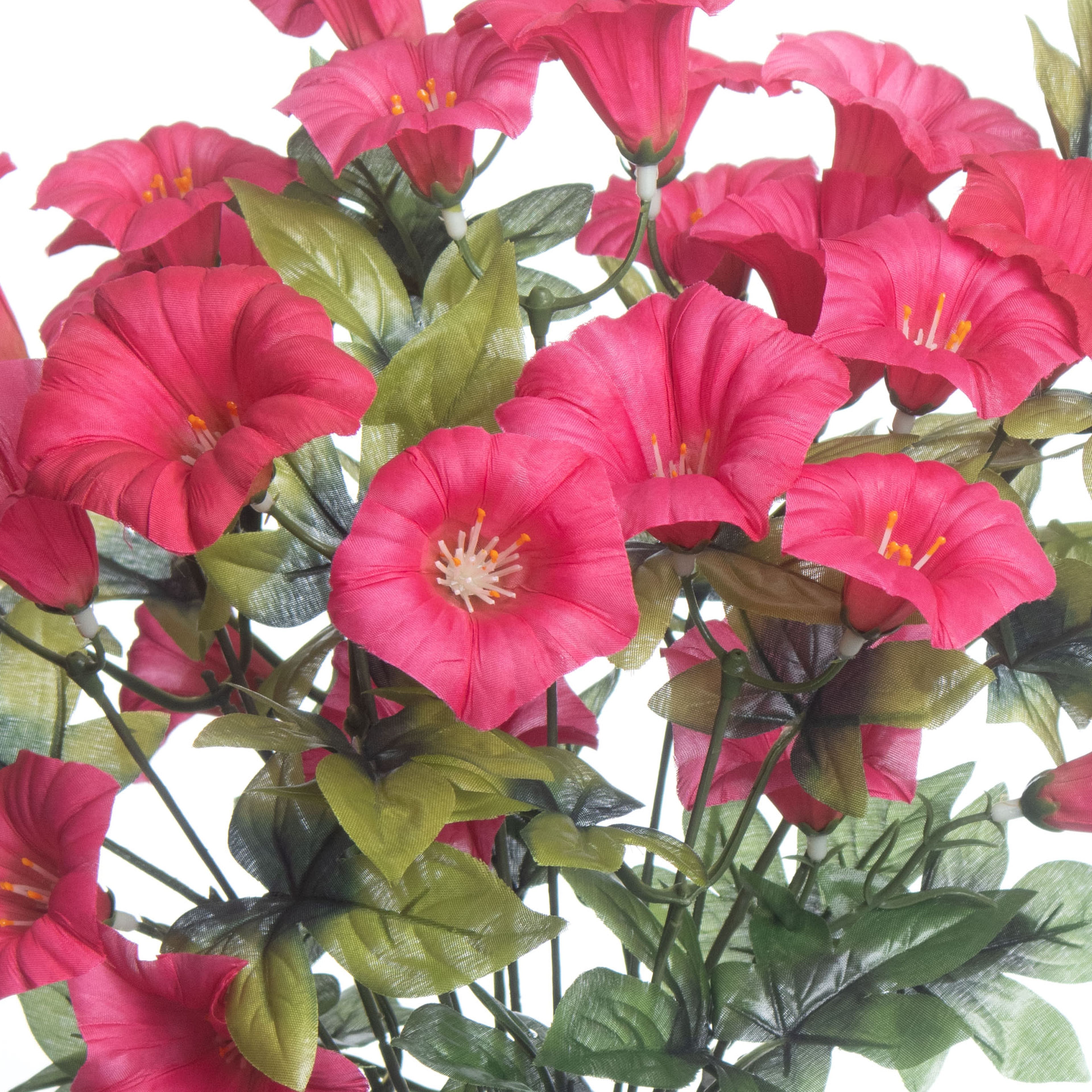 19&#x22; Petunia Bush by Ashland&#xAE;