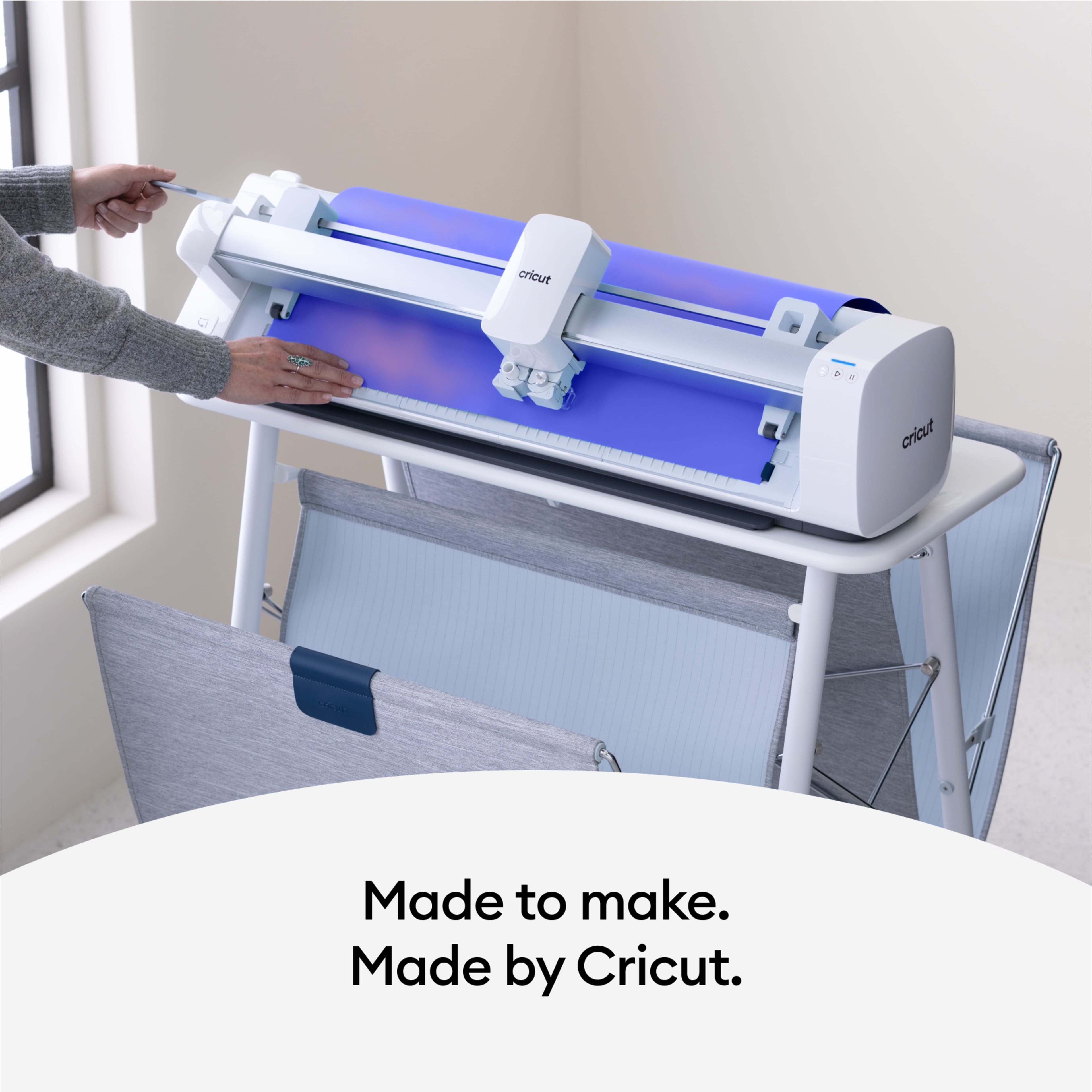 Cricut&#xAE; Smart Iron-On&#x2122; Holographic Roll