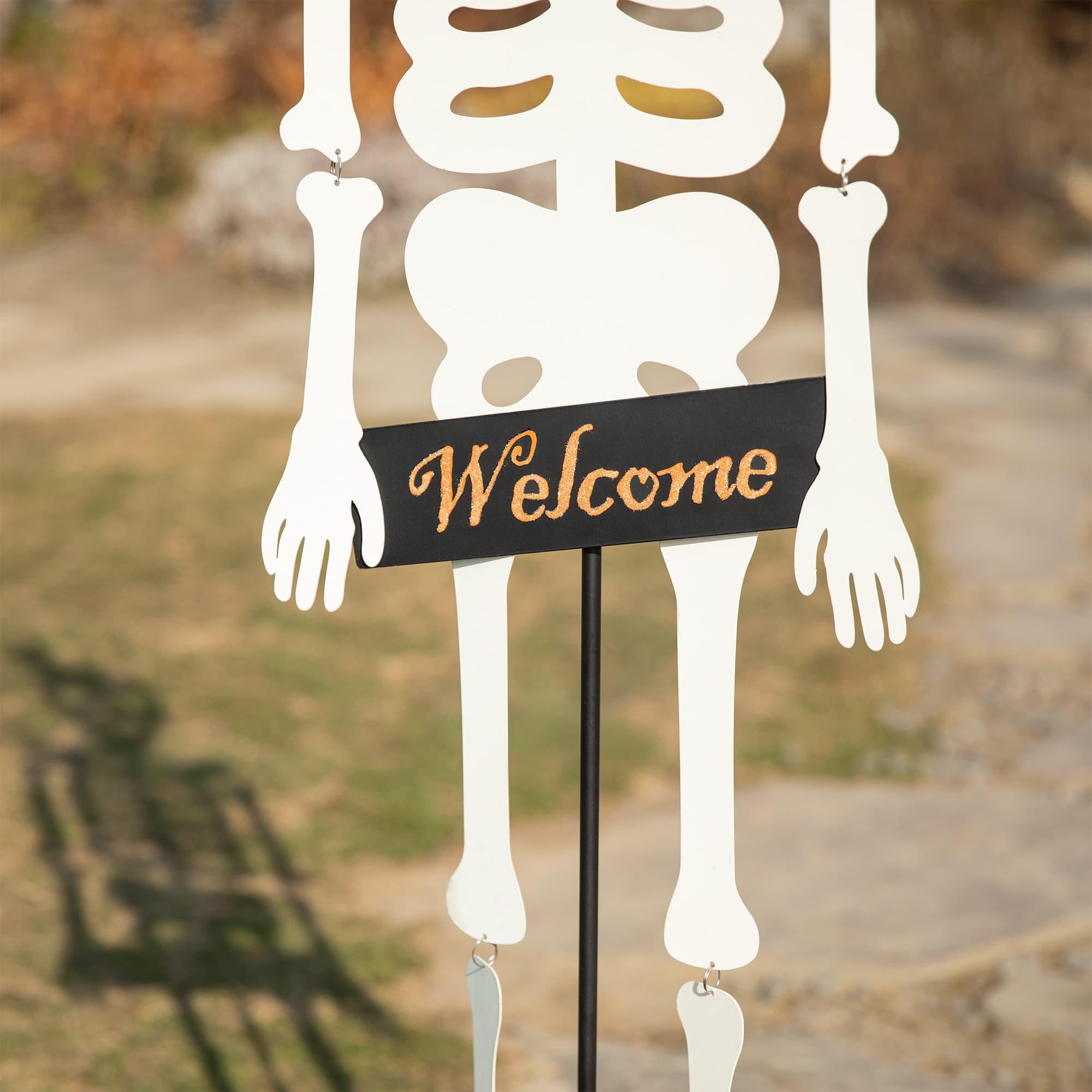 Glitzhome&#xAE; 60&#x22; Halloween &#x22;WELCOME&#x22; Metal Dangling Skeleton Yard Stake