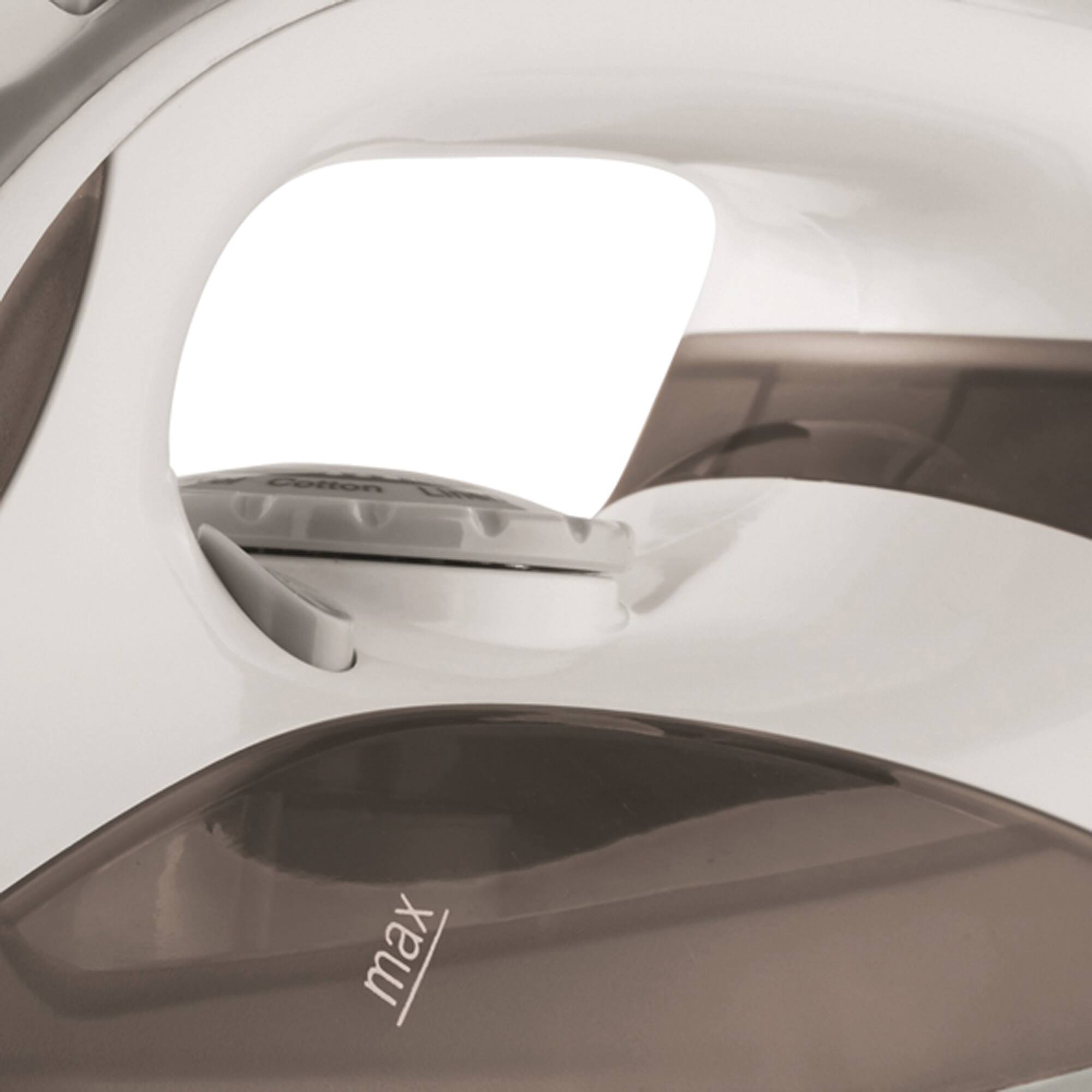 Brentwood&#xAE; White Steam Iron with Auto Shutoff
