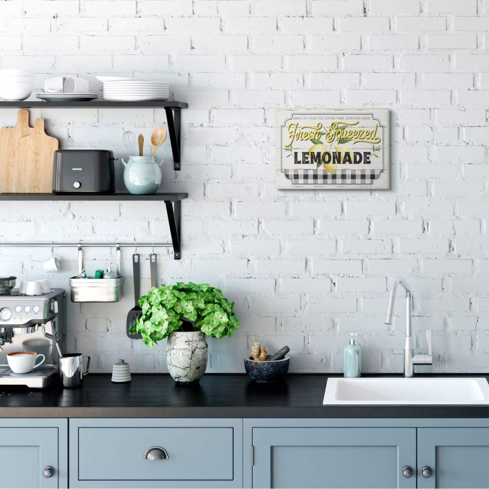 Stupell Industries White, Black, & Yellow Rustic Fresh Squeezed Lemonade Wall Plaque