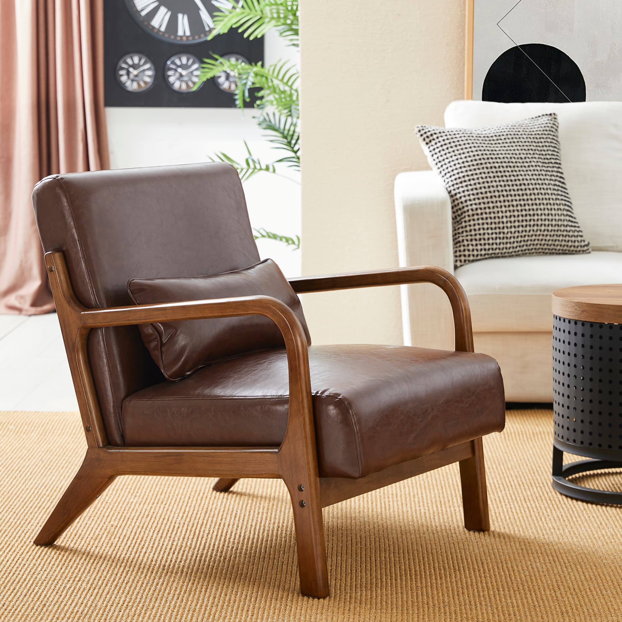 Glitzhome&#xAE; Mid-Century Faux Leather Accent Chair