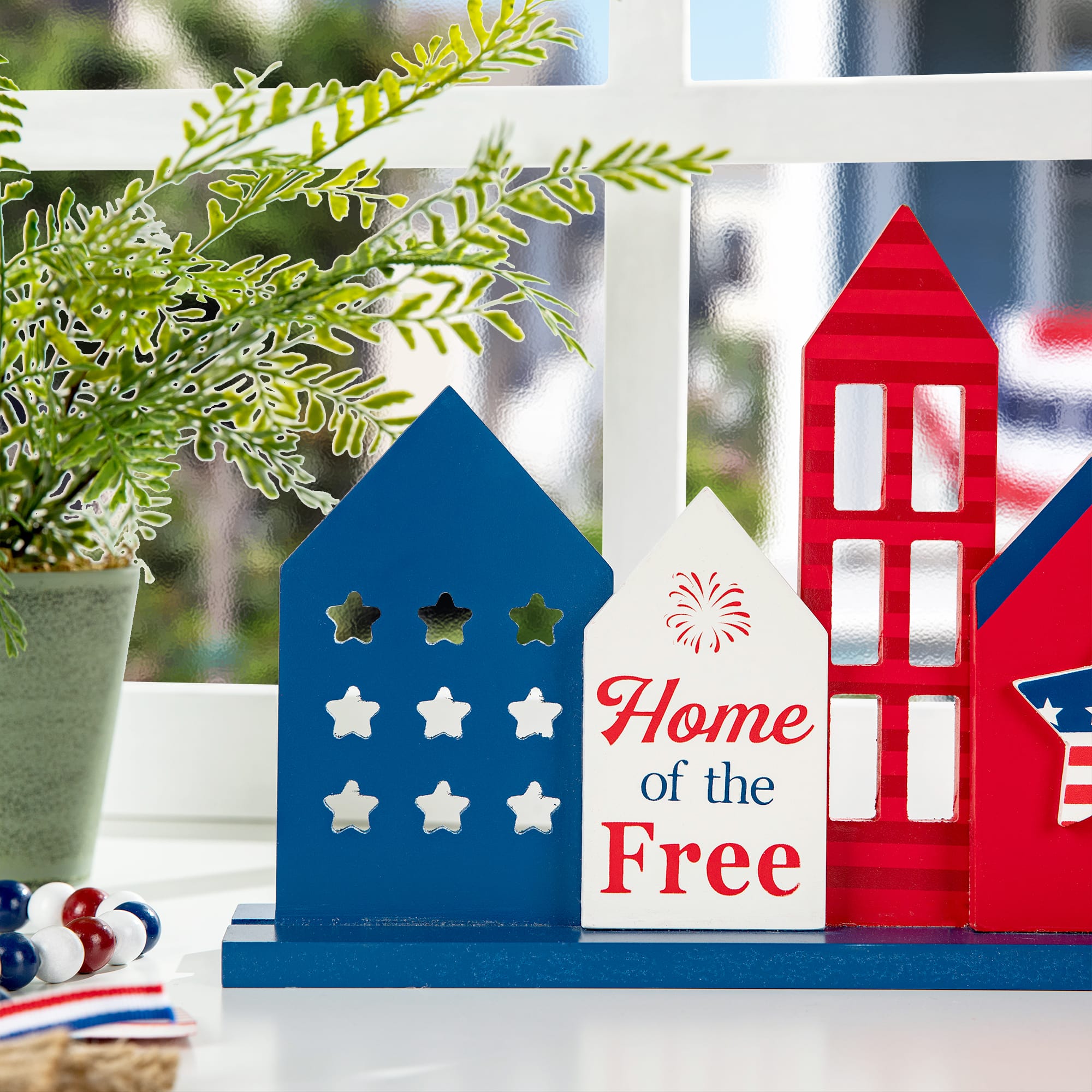 Glitzhome&#xAE; 16&#x22; Wooden Patriotic America House Table D&#xE9;cor