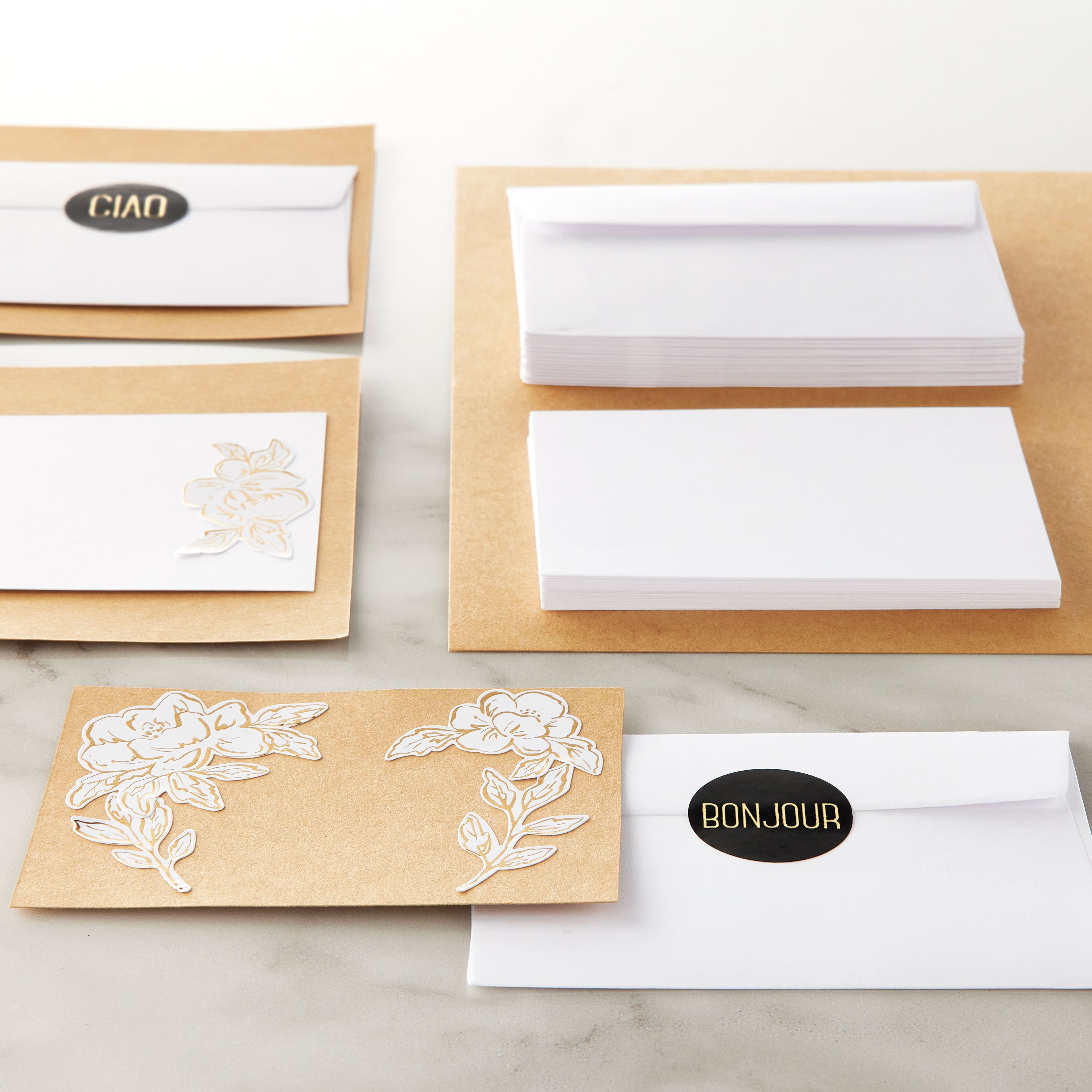 STOBOK 50Pcs Enveloppes Cartes De Voeux Lettre Enveloppe Enveloppe  Transparente Festival Enveloppe Blanc Papier Vierge Carte D'Invitation A7 :  : Fournitures de bureau