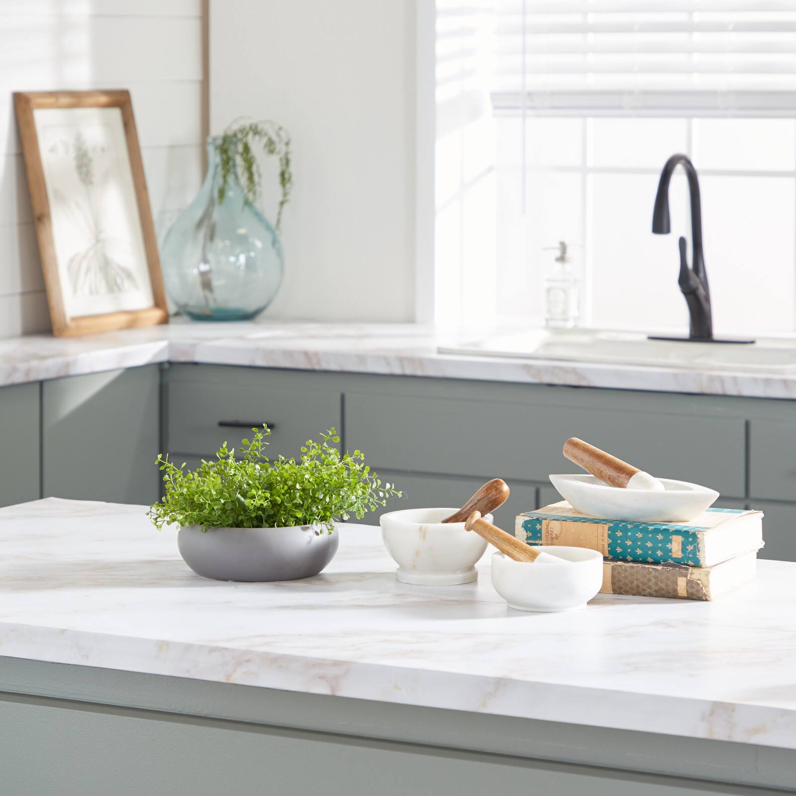 The Novogratz White Marble Natural Mortar &#x26; Pestle Set