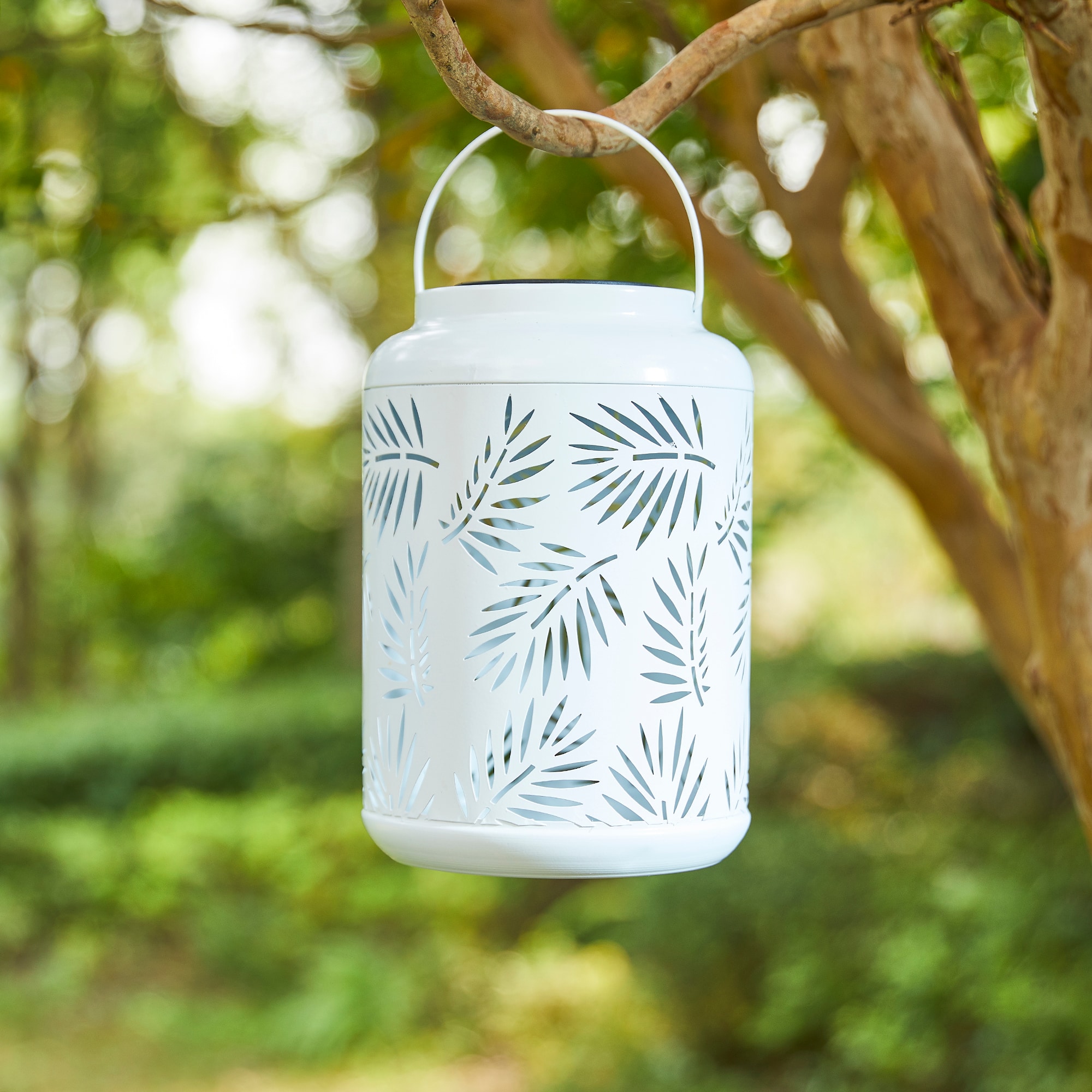 Glitzhome® 8.5" Leaf Cutout Solar Powered Hanging Lantern