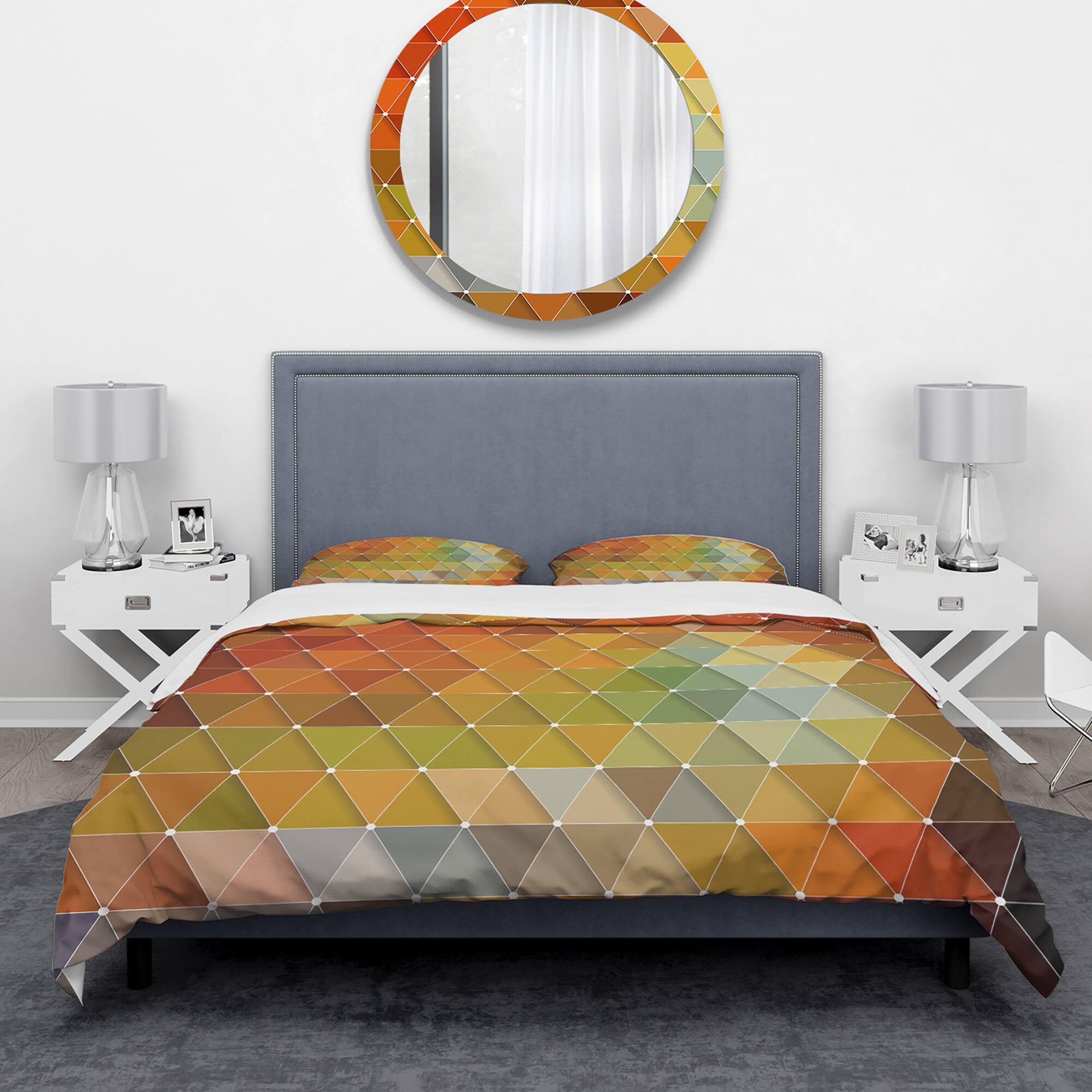 Designart &#x27;Triangular Geometry Red, Gray and Green&#x27; Modern &#x26; Contemporary Bedding Set - Duvet Cover &#x26; Shams
