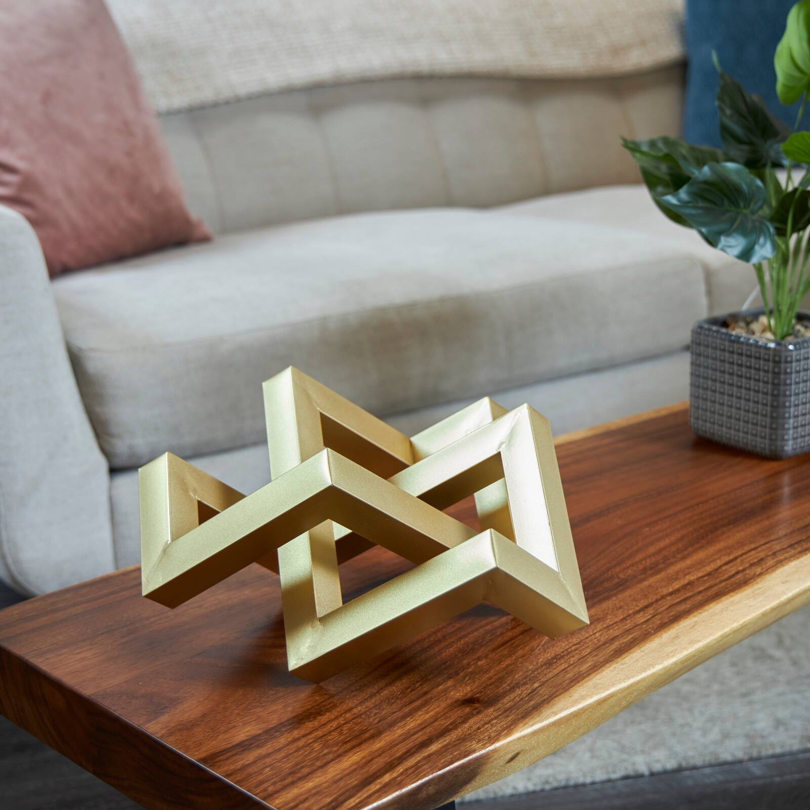 13.5&#x22; Iron Geometric Abstract Shaped Sculpture D&#xE9;cor