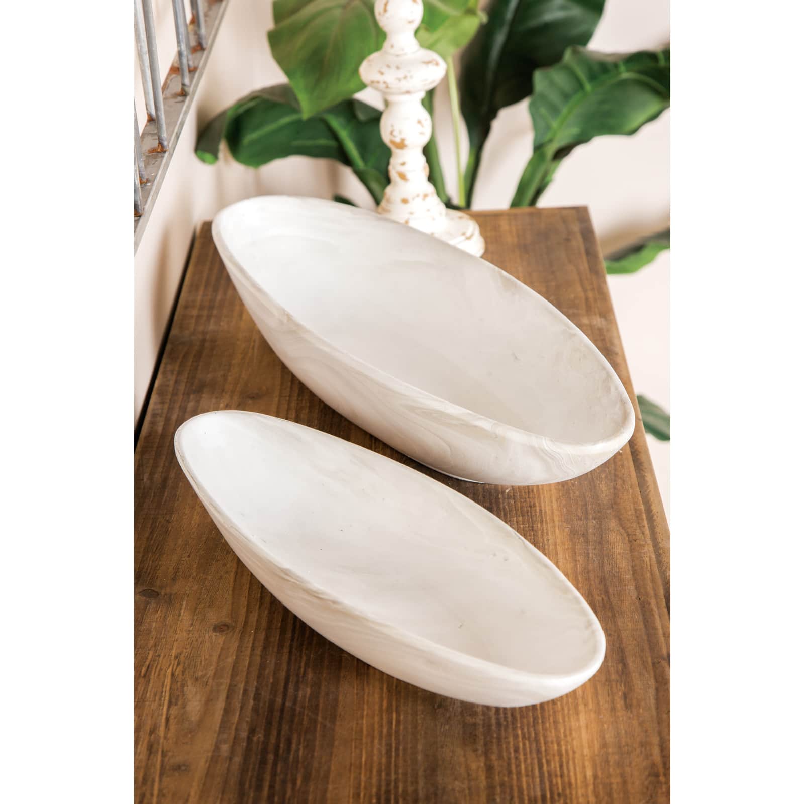 CosmoLiving by Cosmopolitan White Porcelain Country Planter Set