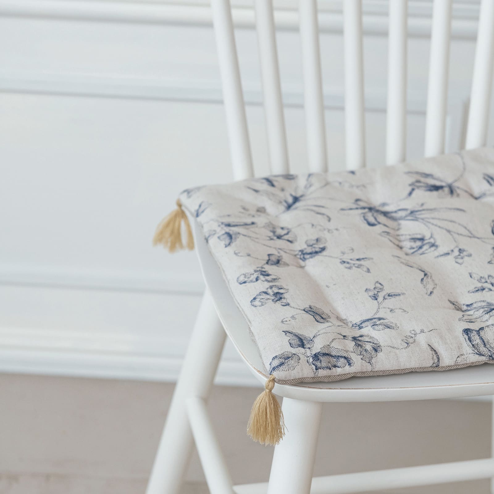 Hello Honey&#xAE; 14.5&#x22; Blue &#x26; White Chair Cushion