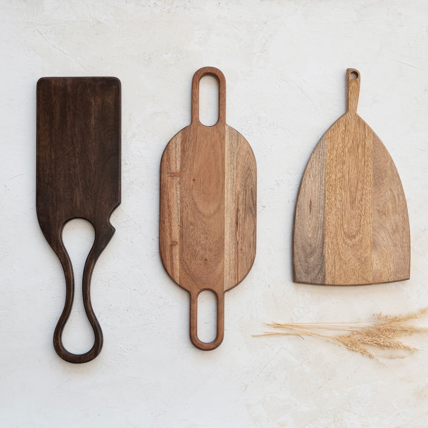 Hello Honey&#xAE; 16&#x22; Natural Modern Wood Charcuterie or Cutting Board with Handle