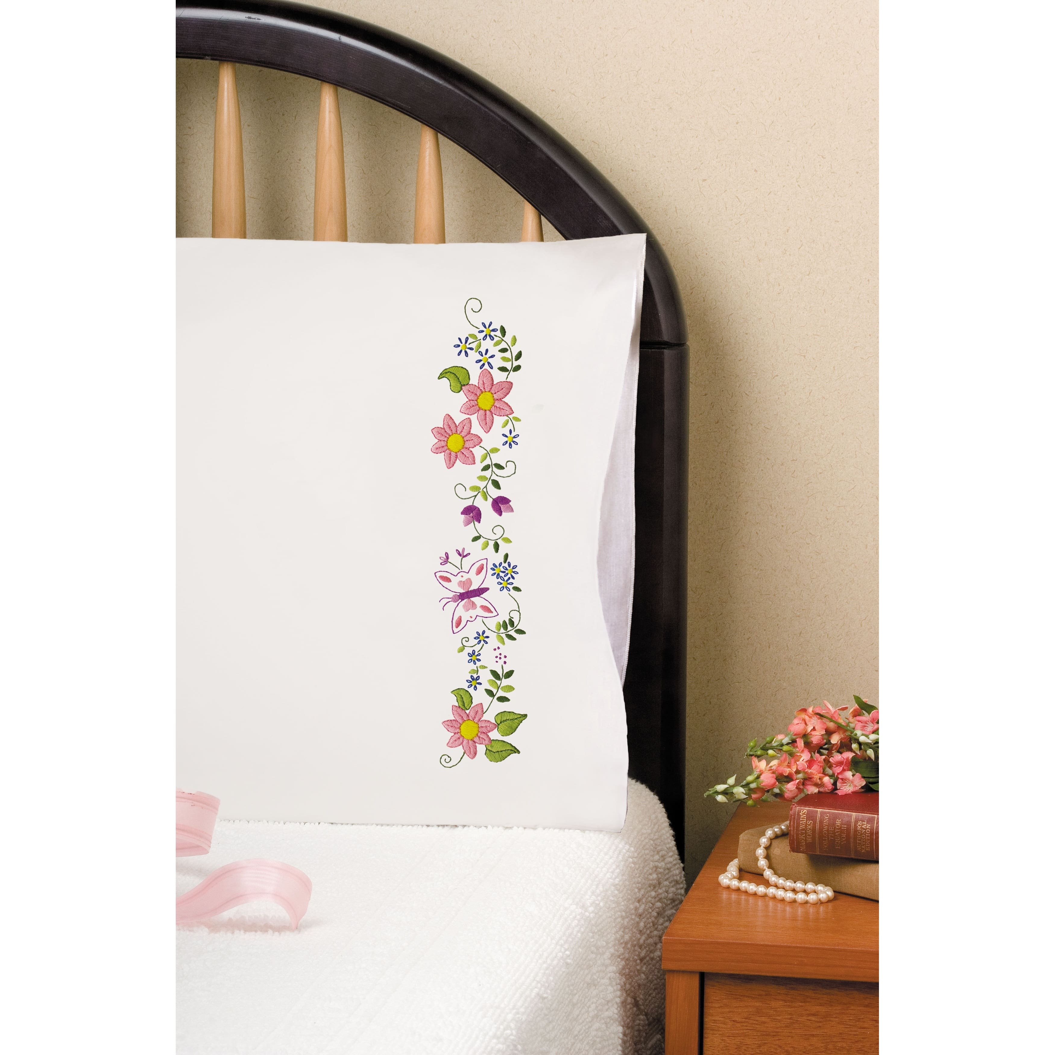Pillowcase Kit: Flower Chain Pillowcase Kit: Flower Chain