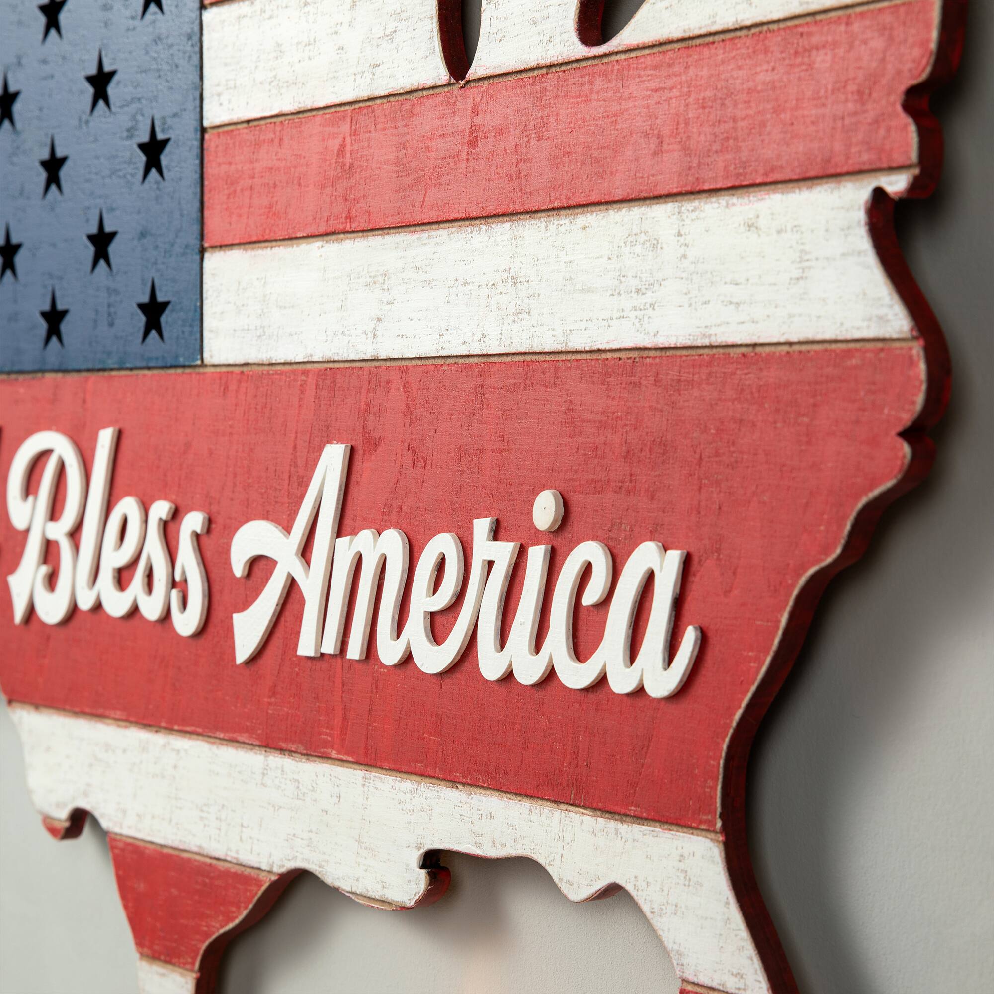 Glitzhome® 32.5" Wooden Patriotic America Map Wall Décor