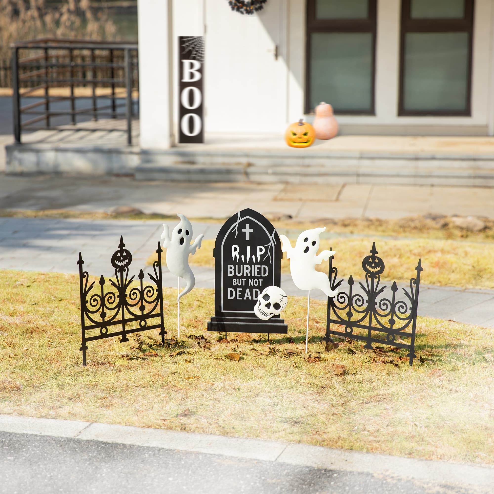 Glitzhome&#xAE; 24&#x22; 5-Piece Halloween Metal Graveyard Yard Stake Set