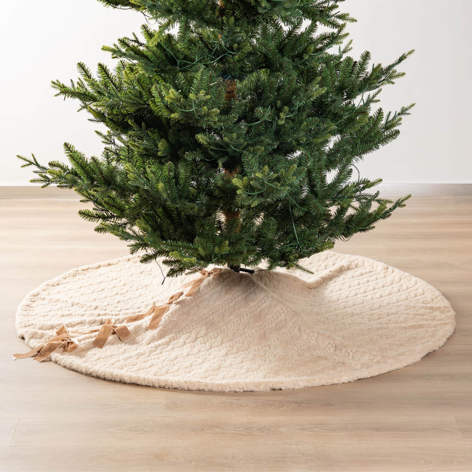 Glitzhome® 60"D Reversible Twisted Faux Marten Fur Christmas Tree Skirt