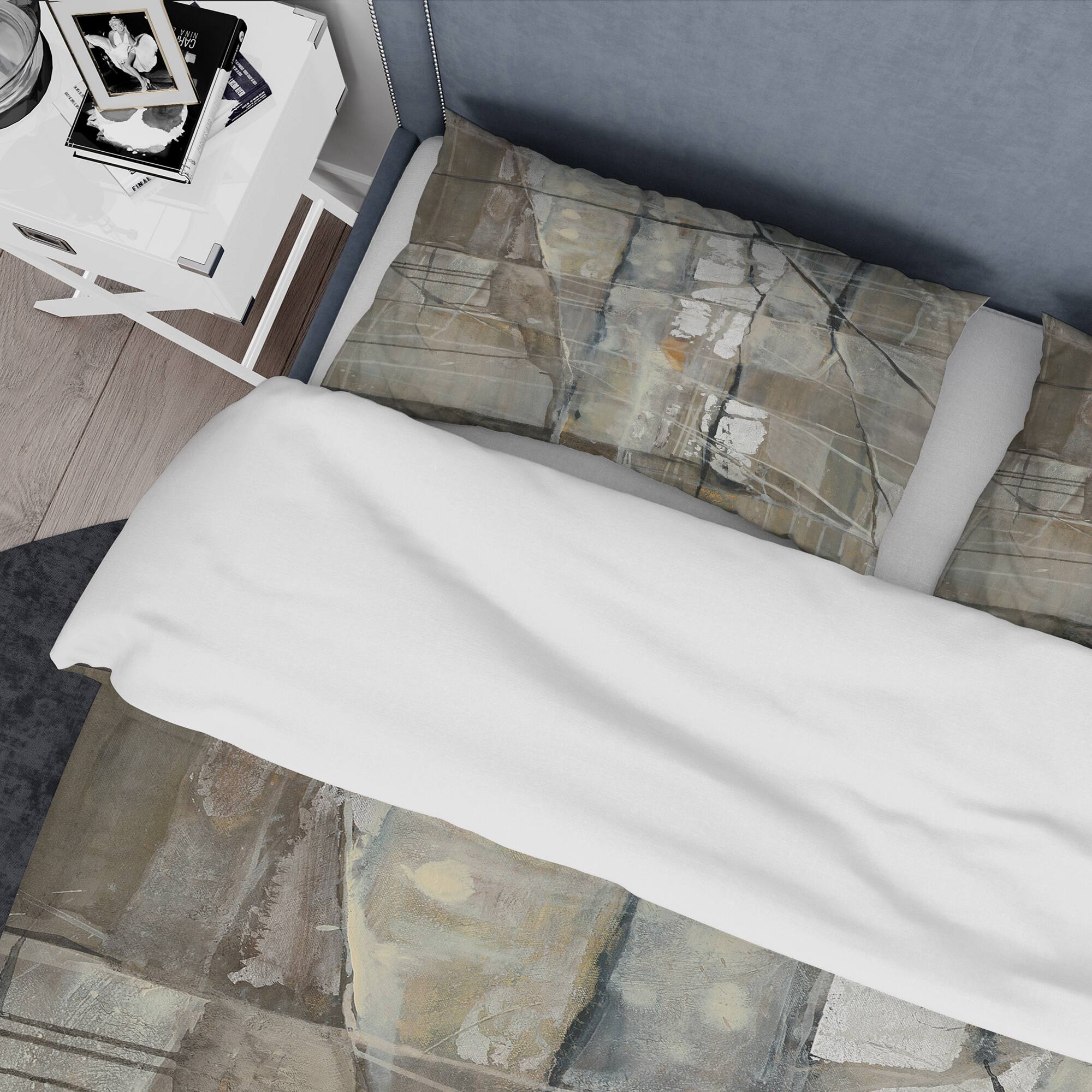 Designart 'Grey Silver Geometric Composition' Geometric Bedding Set