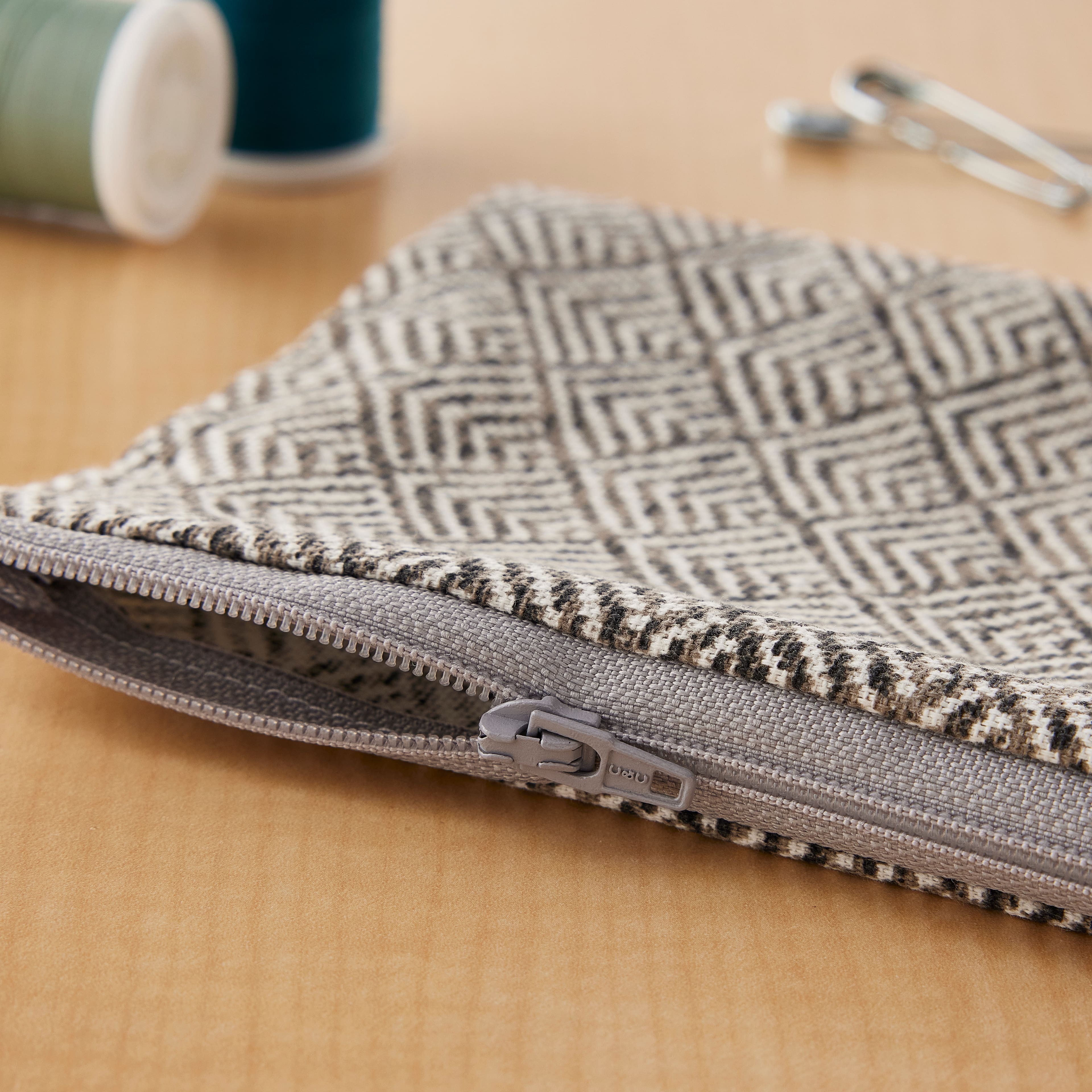 Coats & Clark 7" Polyester All-Purpose Zipper