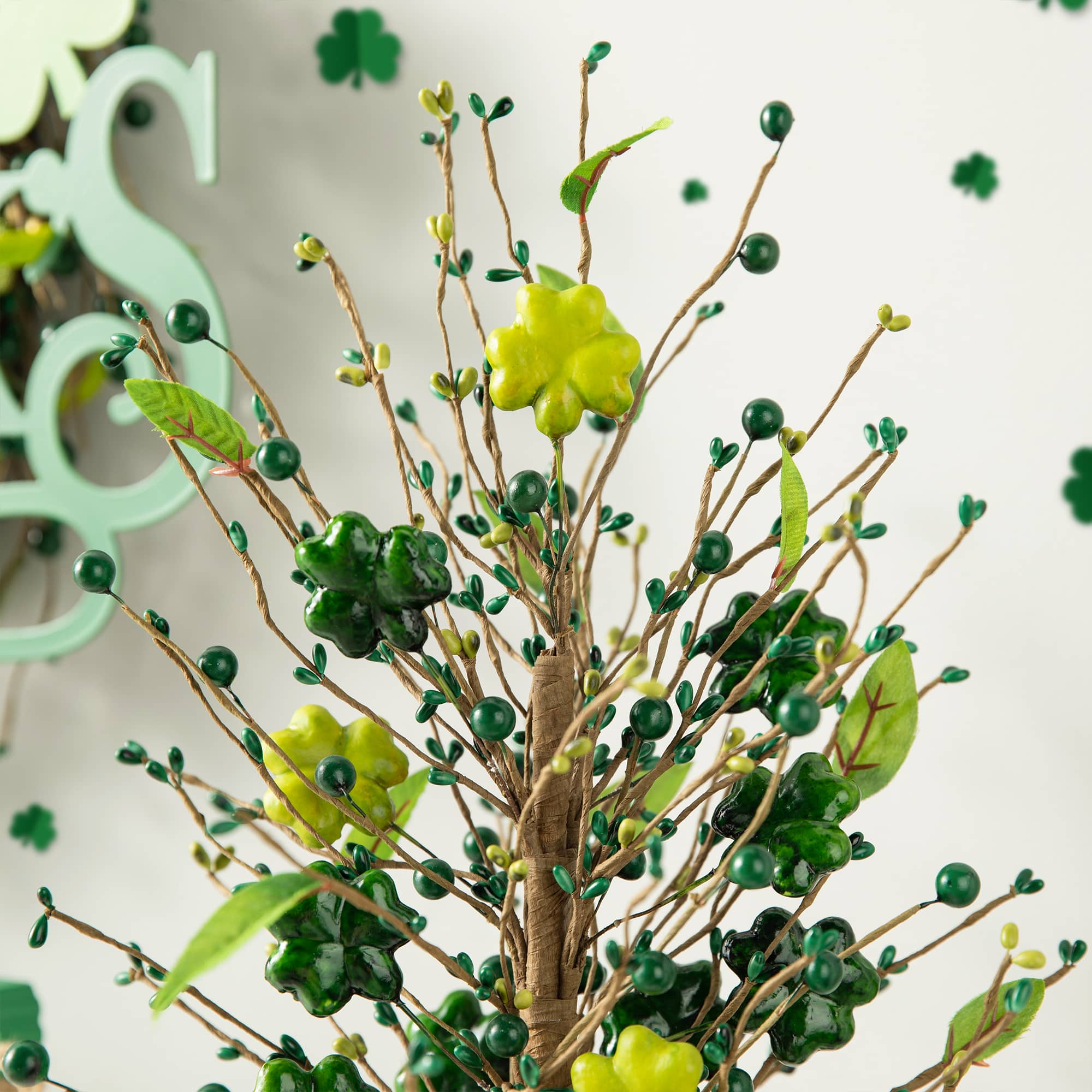 Glitzhome&#xAE; 18&#x22; St Patrick&#x27;s Shamrock and Berry Table Tree