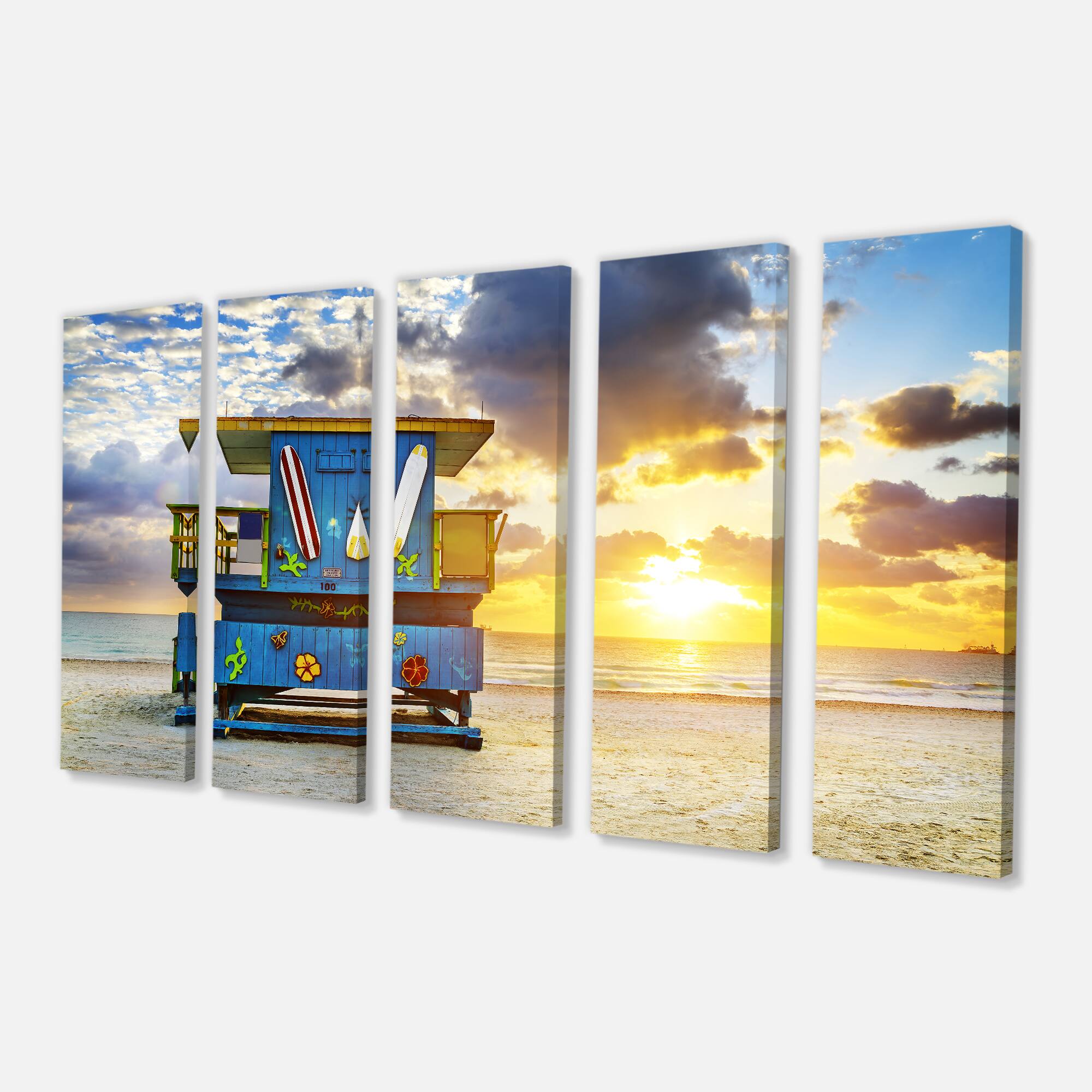 Designart - Miami South Beach Sunrise - Large Seashore Canvas Wall Art