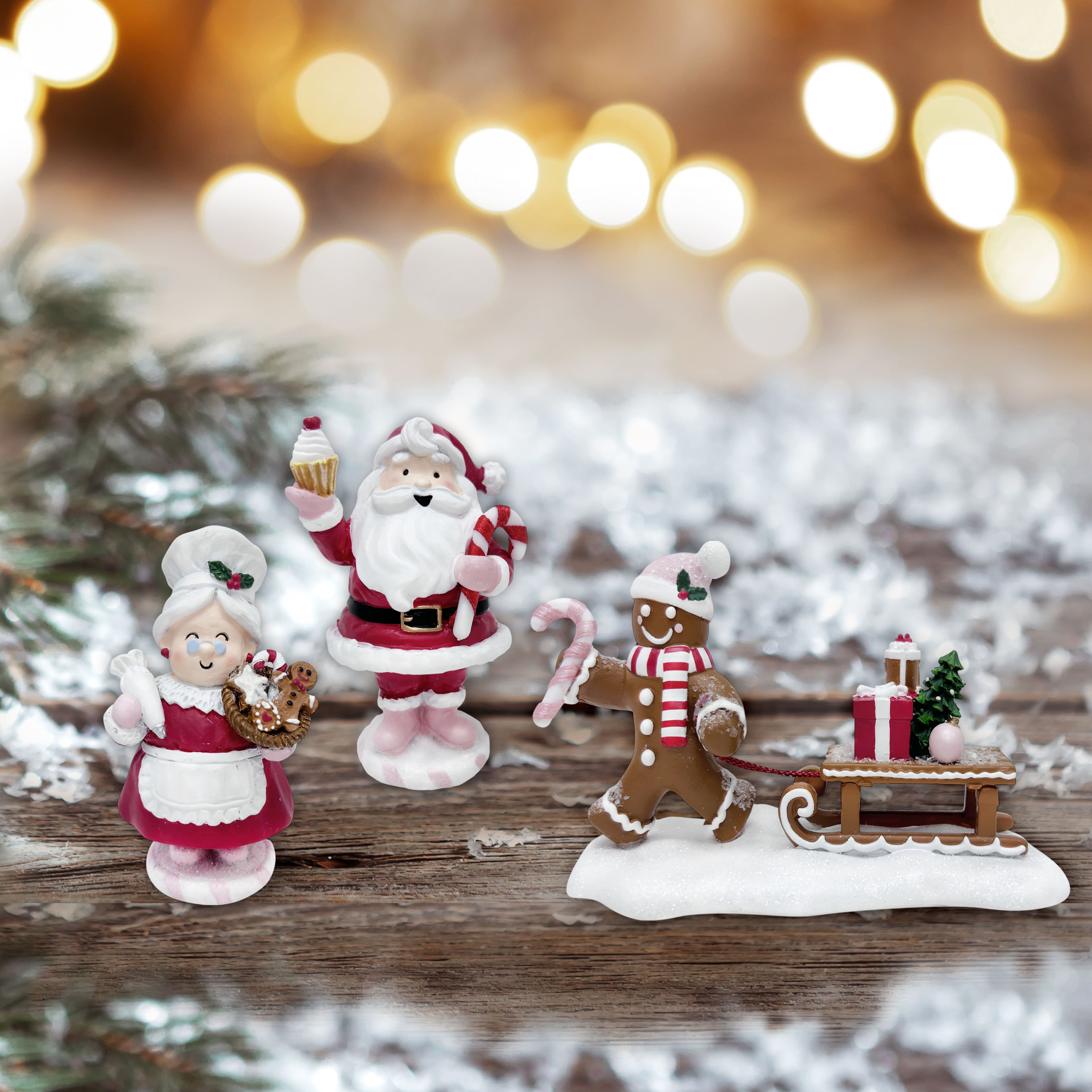 Mini Santa Claus with Cupcake by Ashland&#xAE;