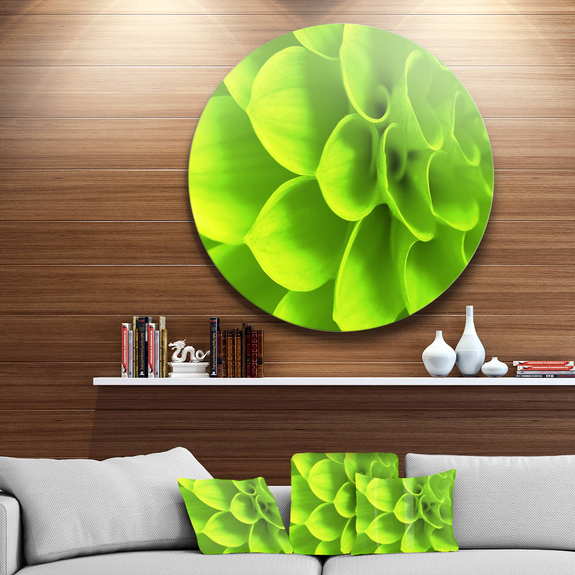 Designart - Bright Green Flower Petals&#x27; Disc Floral Circle Metal Wall Decor