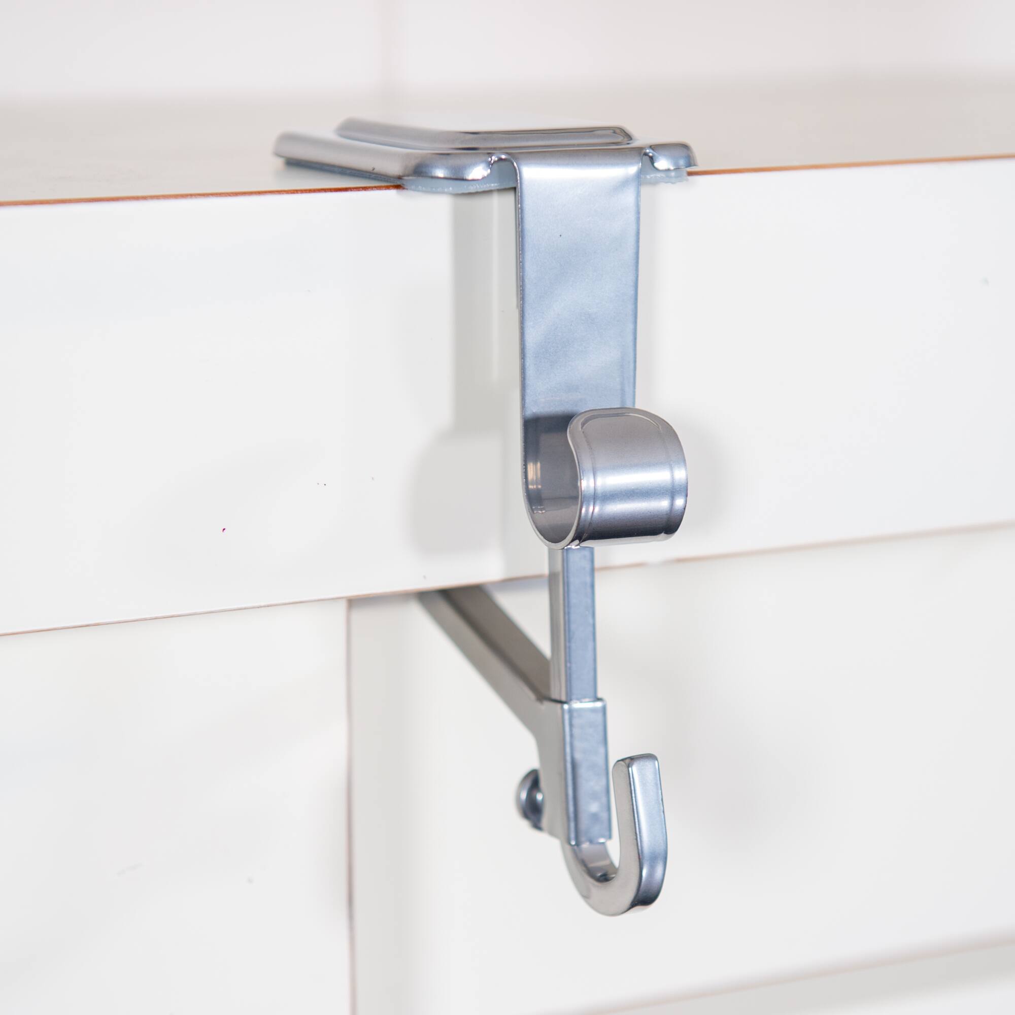 Village Lighting Mantel Garland & Stocking Hanger, 3ct.