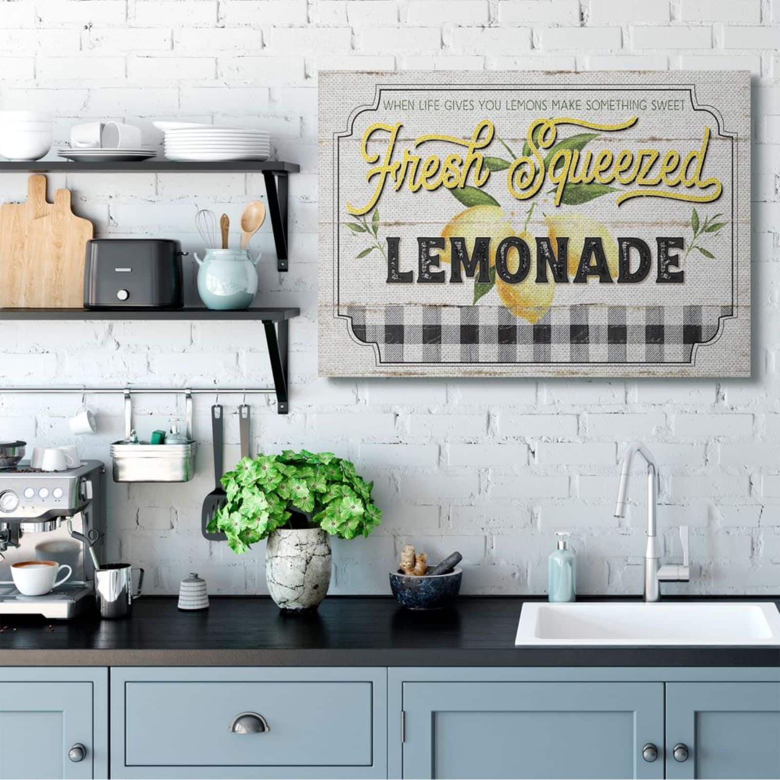 Stupell Industries White, Black, & Yellow Rustic Fresh Squeezed Lemonade Wall Art