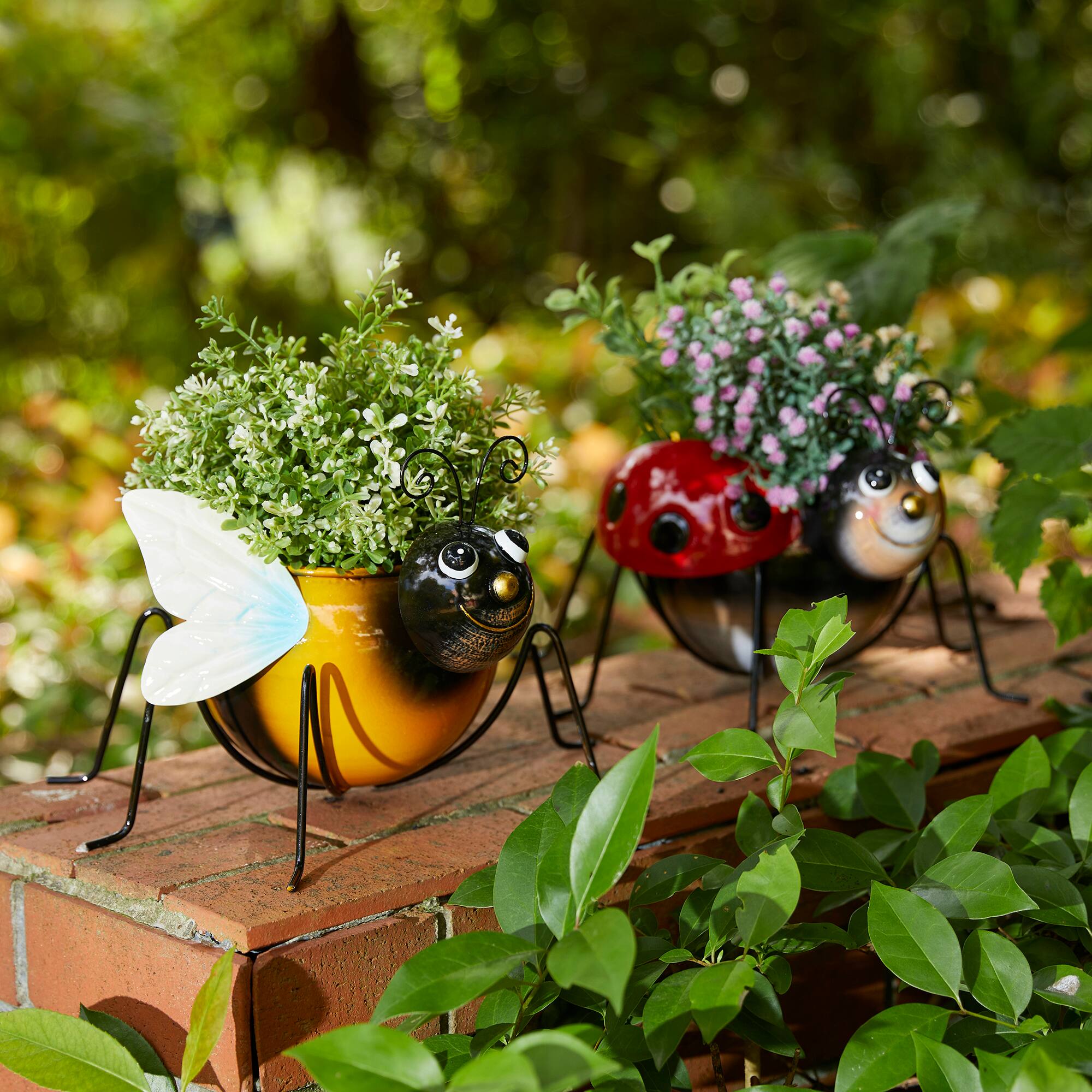 Glitzhome® 10" Bee & Ladybug Metal Statue Planter Set