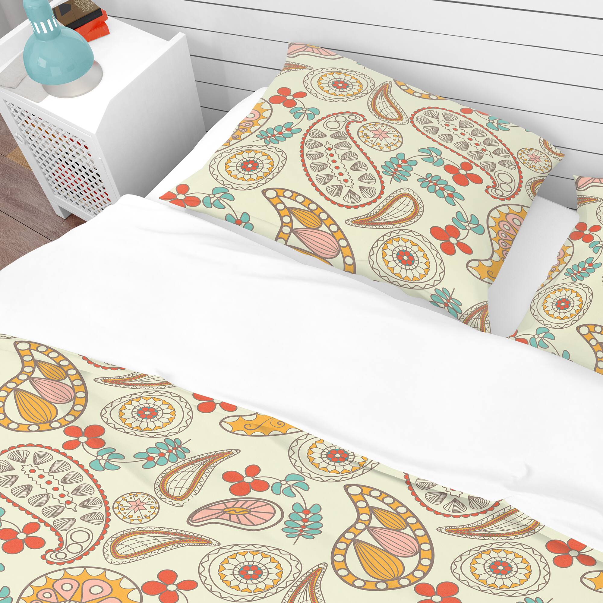 Designart &#x27;Paisley Pattern&#x27; Vintage Bedding Set - Duvet Cover &#x26; Shams
