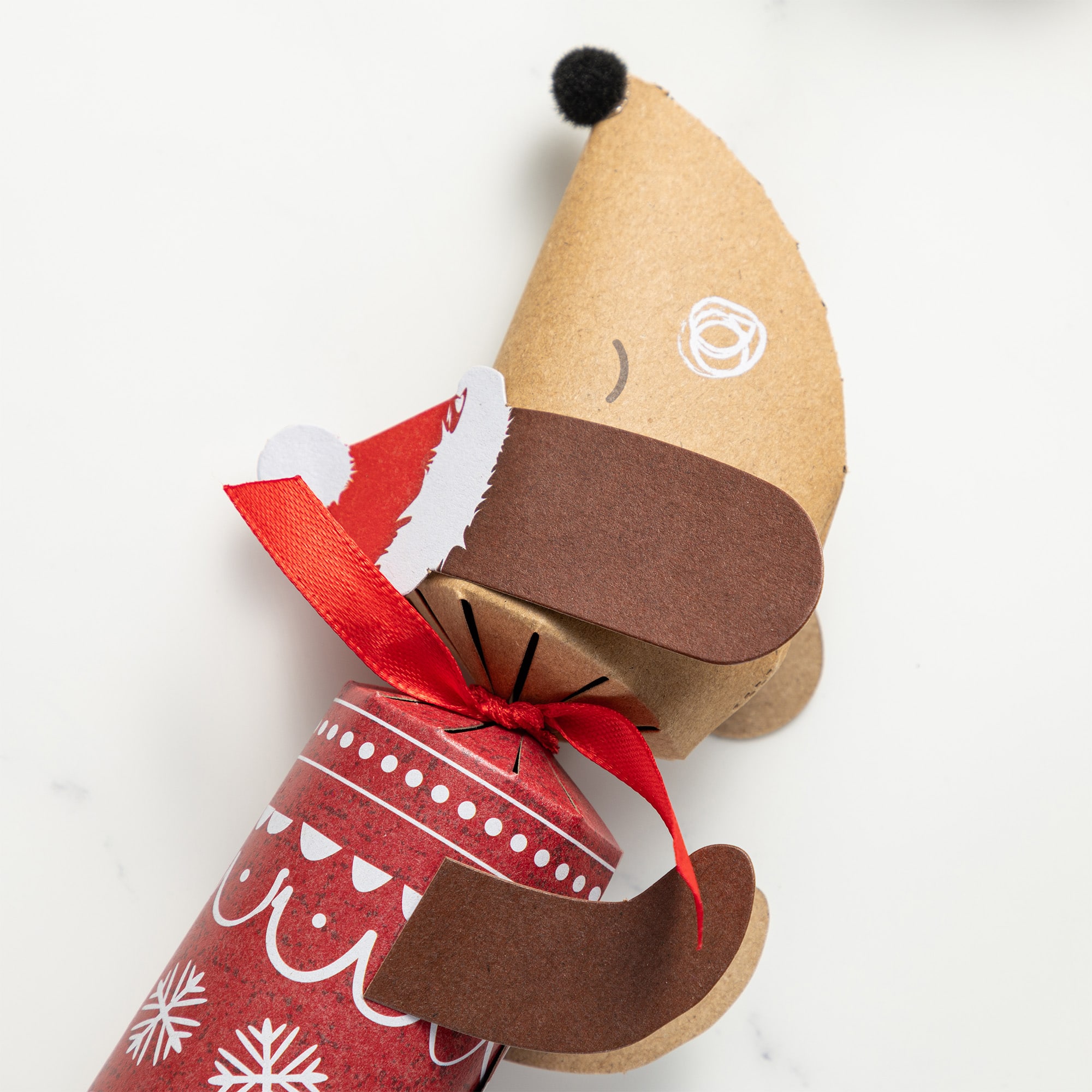 Glitzhome&#xAE; 12PK 1.5&#x22;D x 10&#x22;H Dogs Christmas Party Crackers with Gift Contents