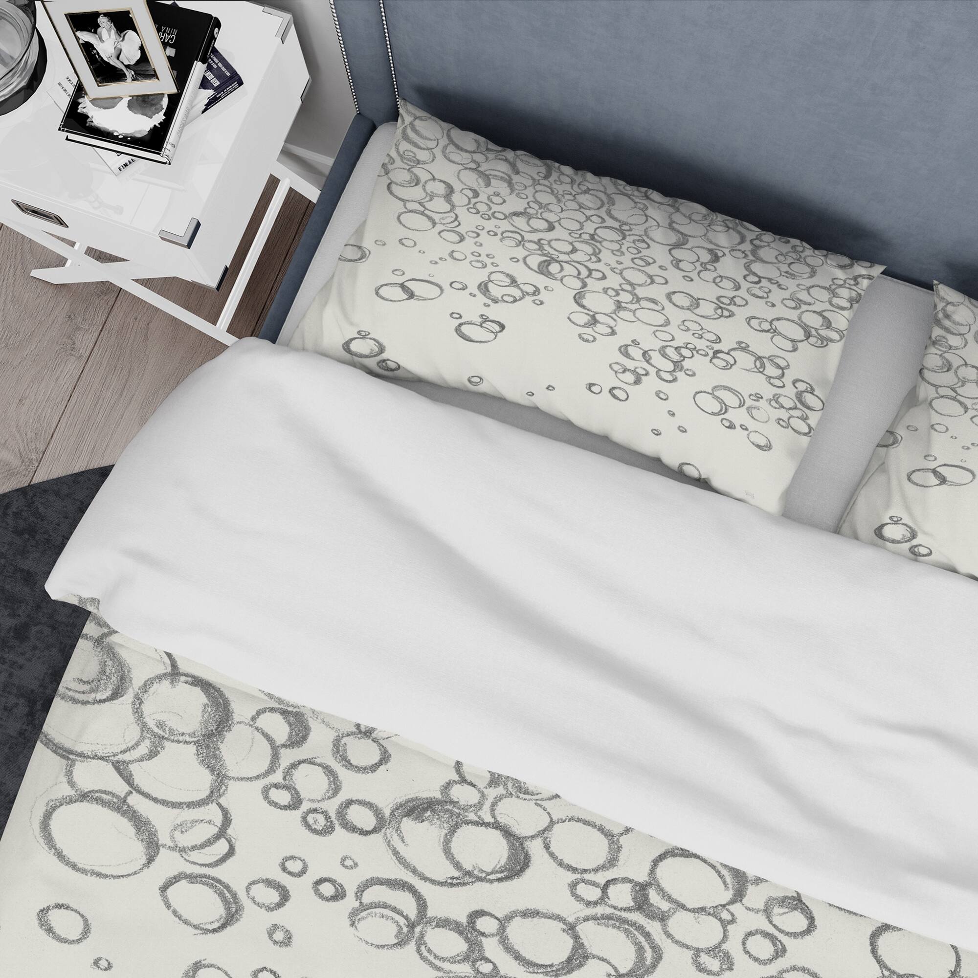 Designart &#x27;Simple Bubbles I&#x27; Geometric Bedding Set - Duvet Cover &#x26; Shams