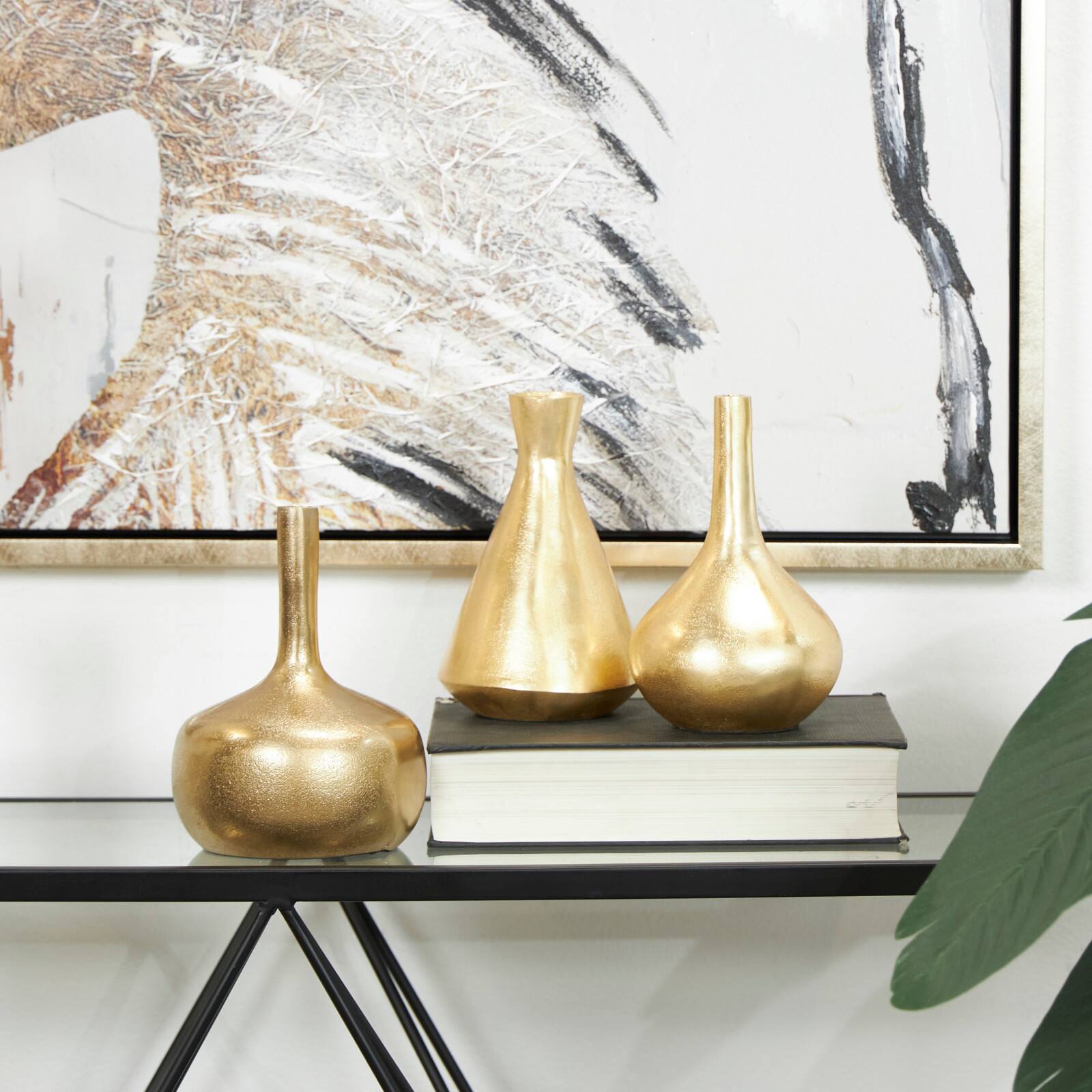 CosmoLiving by Cosmopolitan Contemporary Aluminum Vase Set
