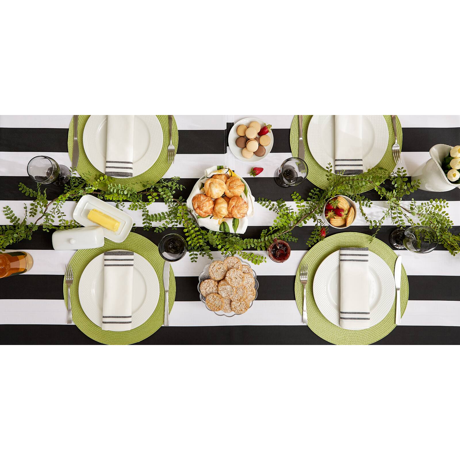 Black Cabana Stripe Print Outdoor Tablecloth, 60" Round