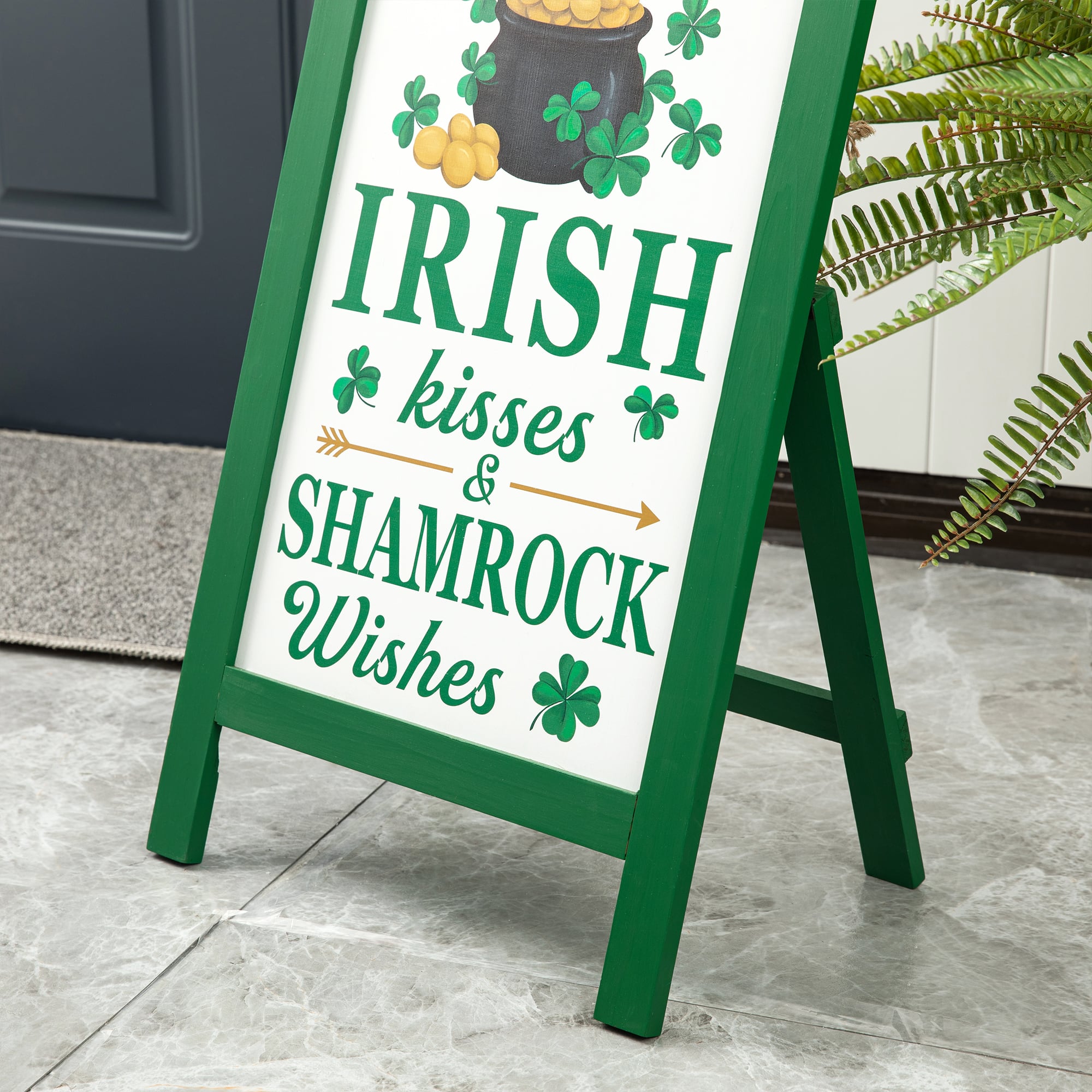 Glitzhome&#xAE; 24&#x22; St. Patrick&#x27;sWooden Porch Sign