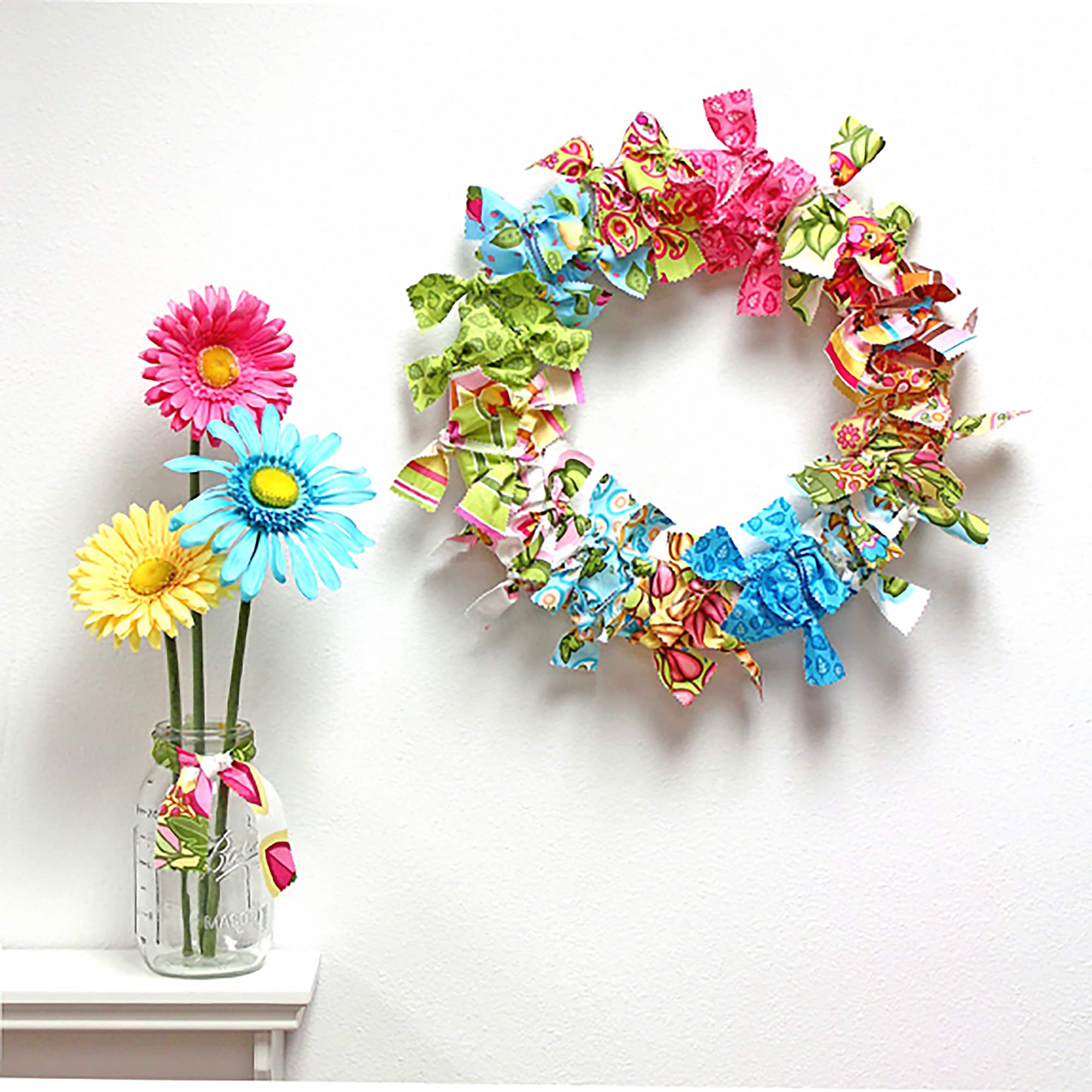 FloraCraft&#xAE; CraftF&#x14D;M 10&#x22; Extruded Wreath White