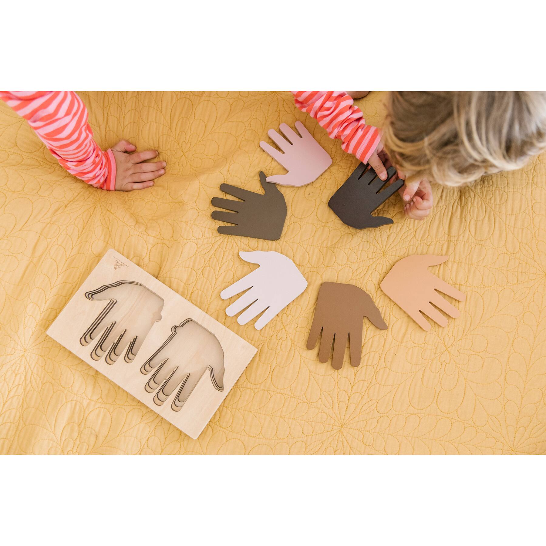 The Freckled Frog Hand in Hand Puzzle