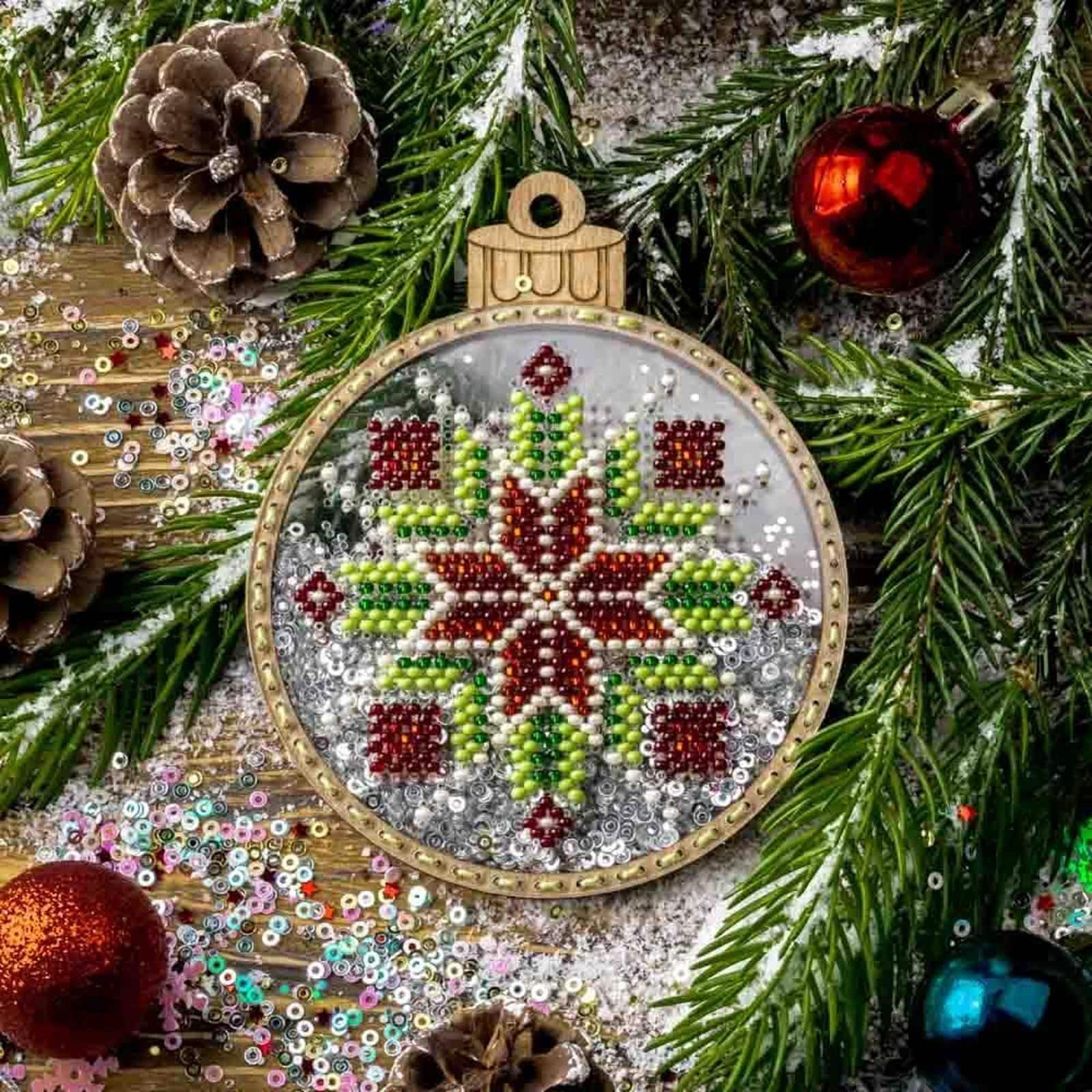 Wonderland Crafts Red &#x26; Green Star Ball Ornament Bead Embroidery Kit