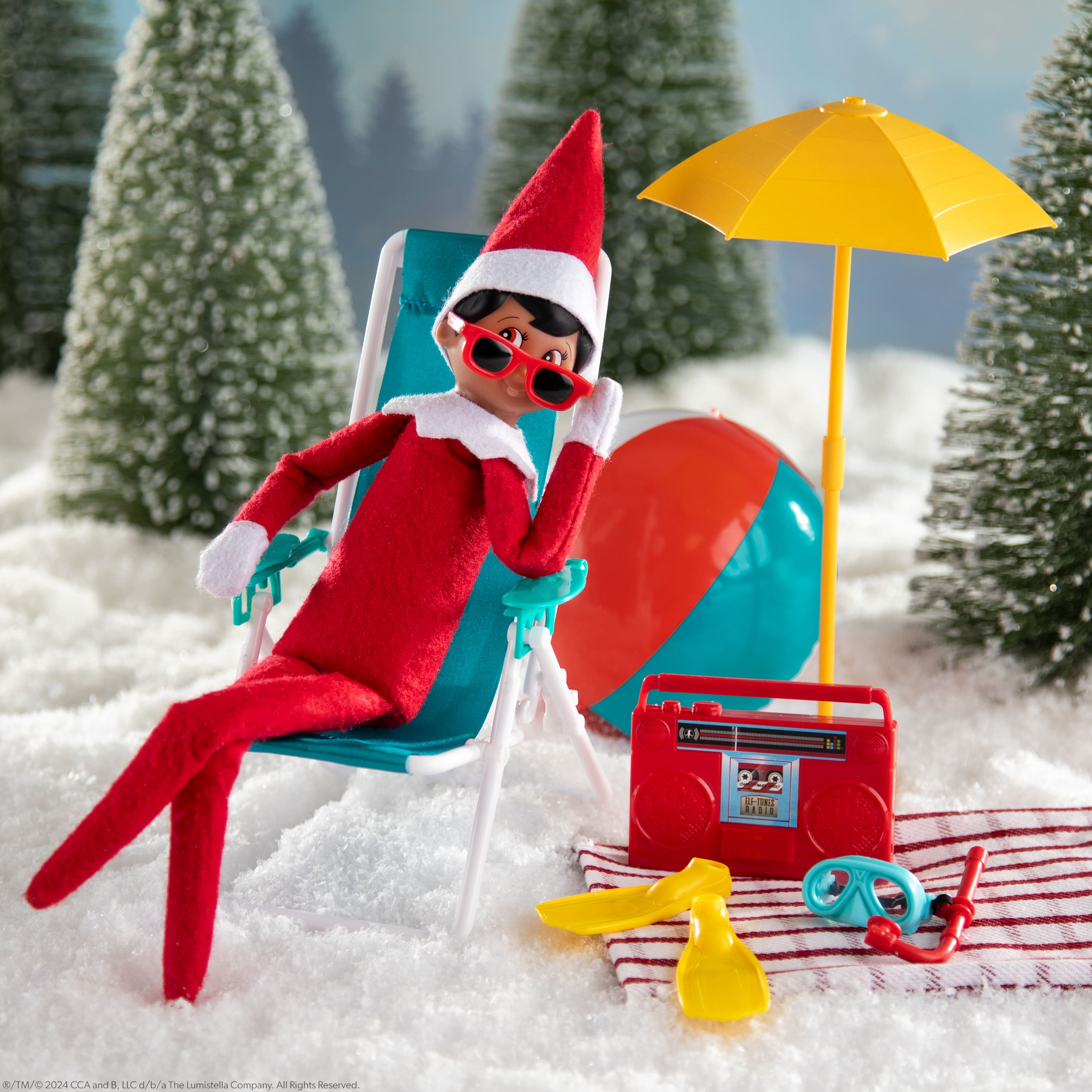 The Elf on the Shelf&#xAE; Polar Props&#x2122; Beach Vacation Set