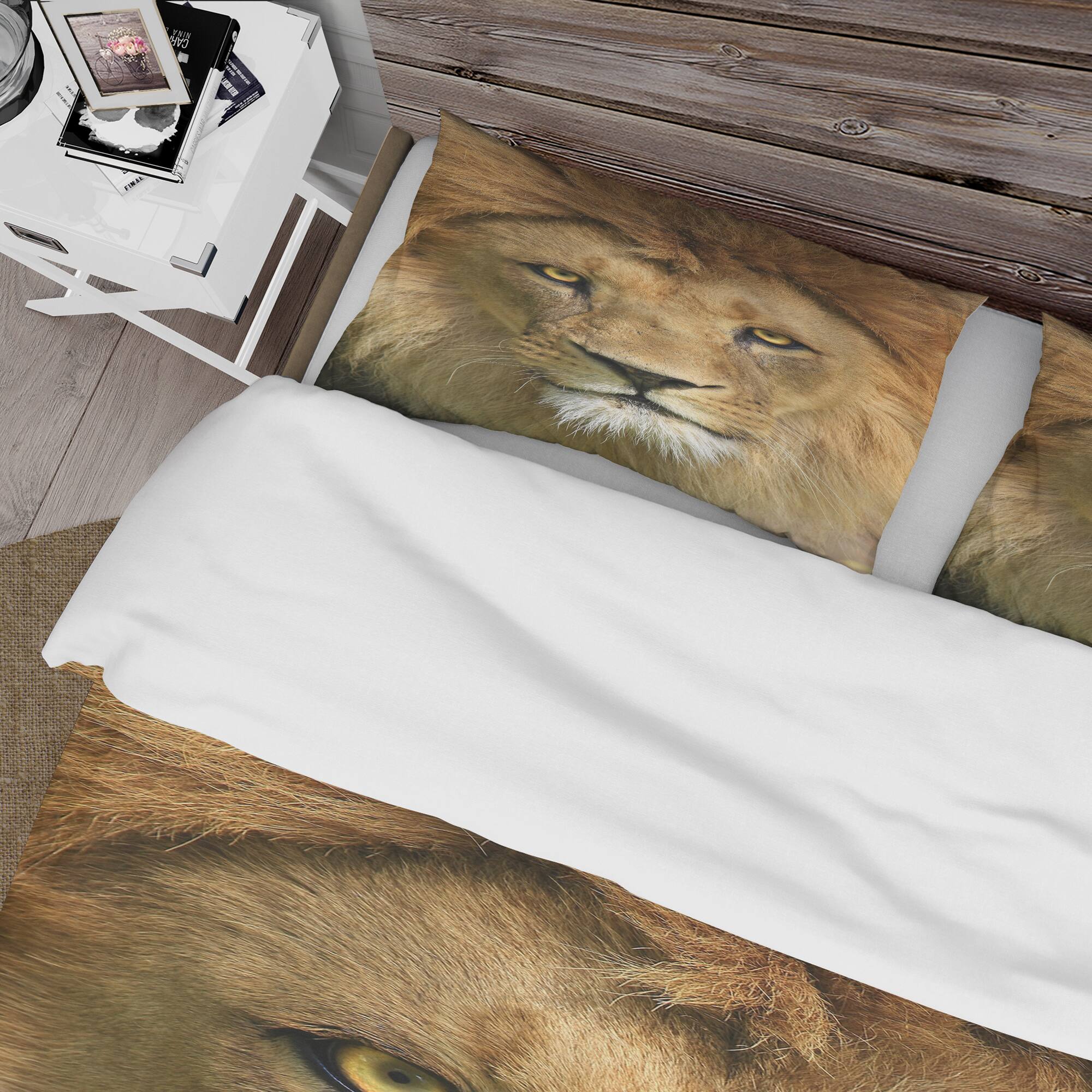 Designart &#x27;Lion with Calm Face&#x27; Animal Bedding Set - Duvet Cover &#x26; Shams
