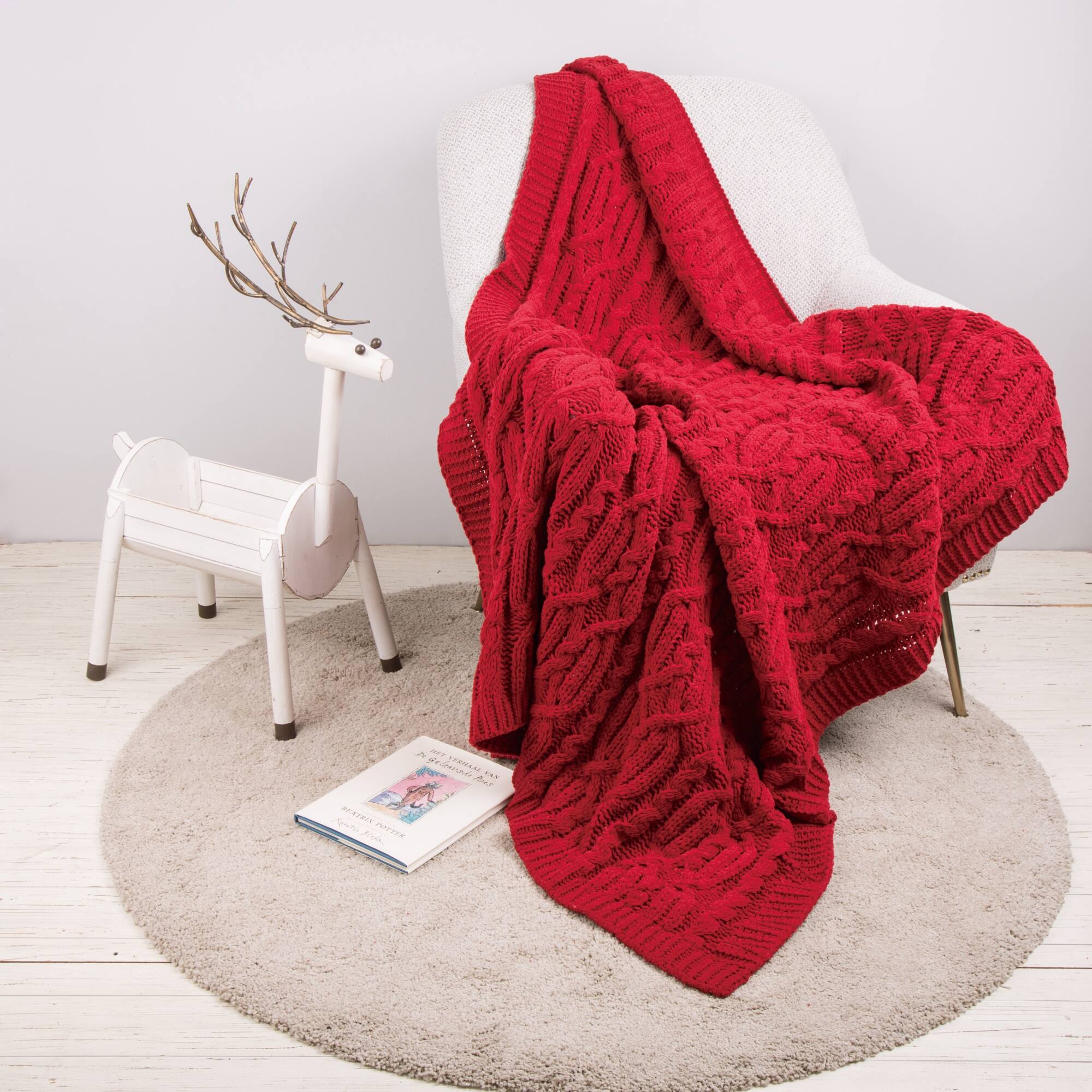 Glitzhome® Knitted Polyester Red Throw Blanket