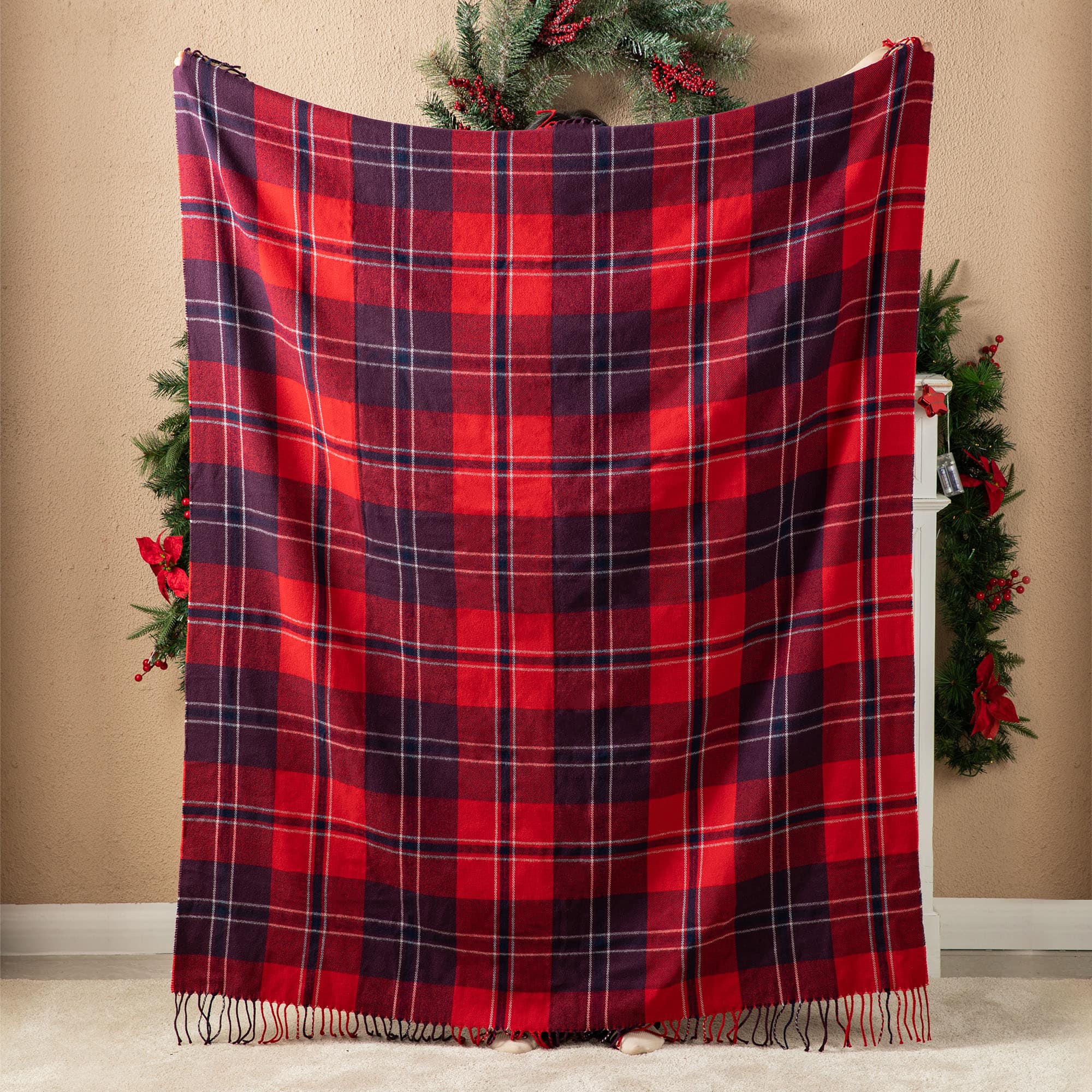 Glitzhome&#xAE; 60&#x22; Plaid Woven Acrylic Throw