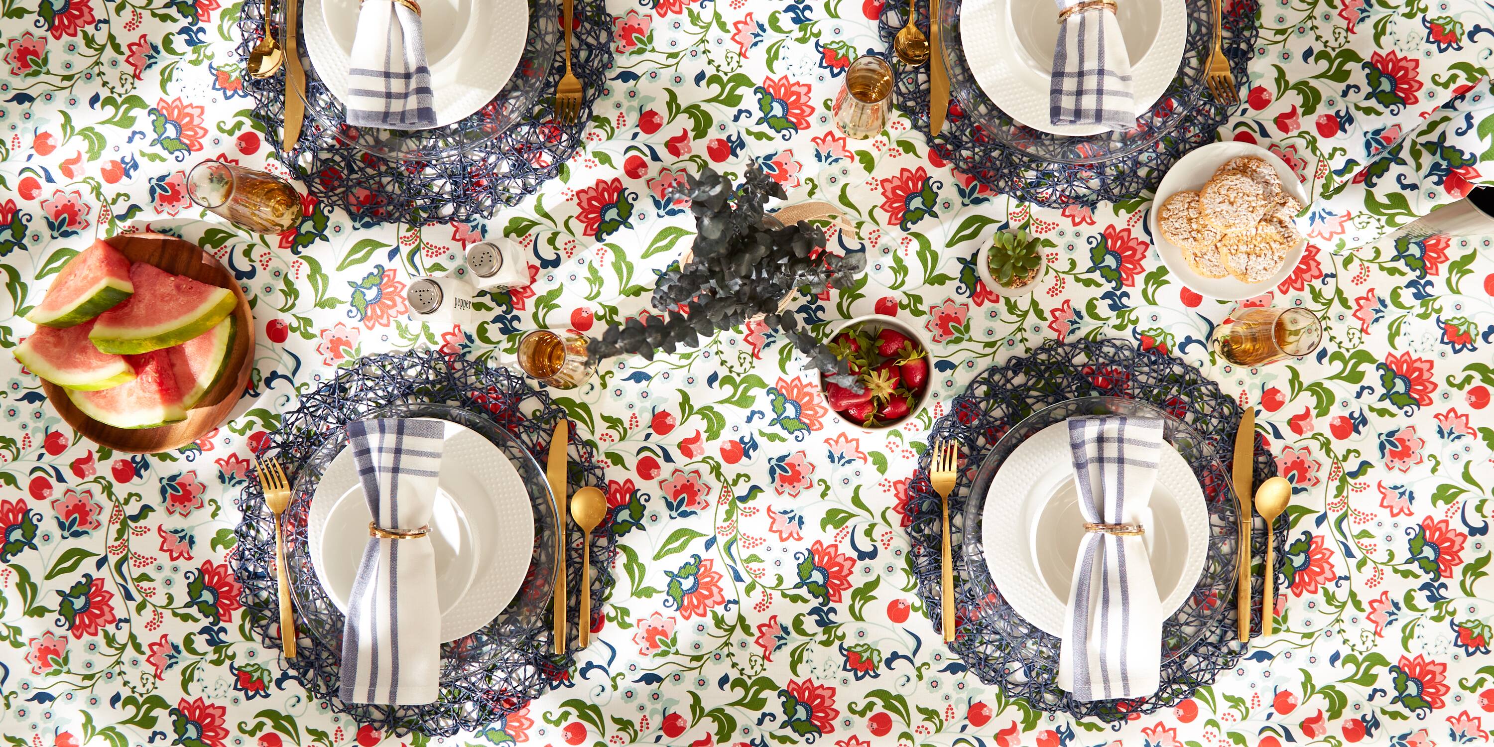 DII&#xAE; Garden Floral Print Outdoor Tablecloth 60x120&#x22;