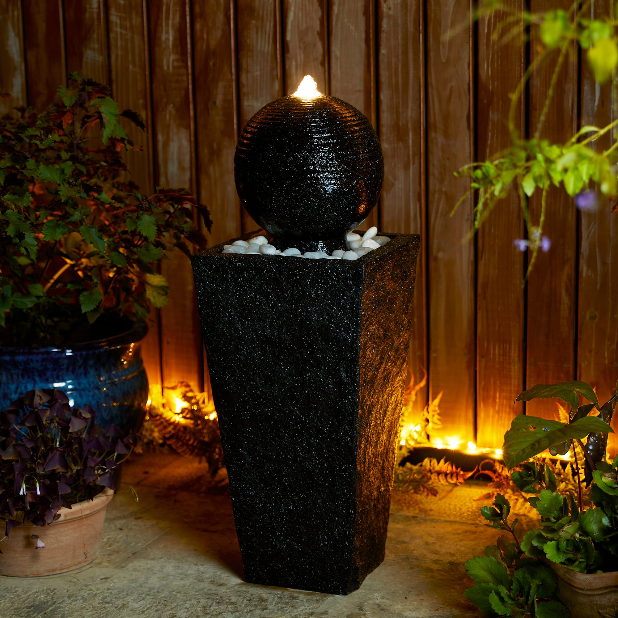 Glitzhome® Modern LED Black Geometric Pedestal & Sphere Outdoor Floor Fountain
