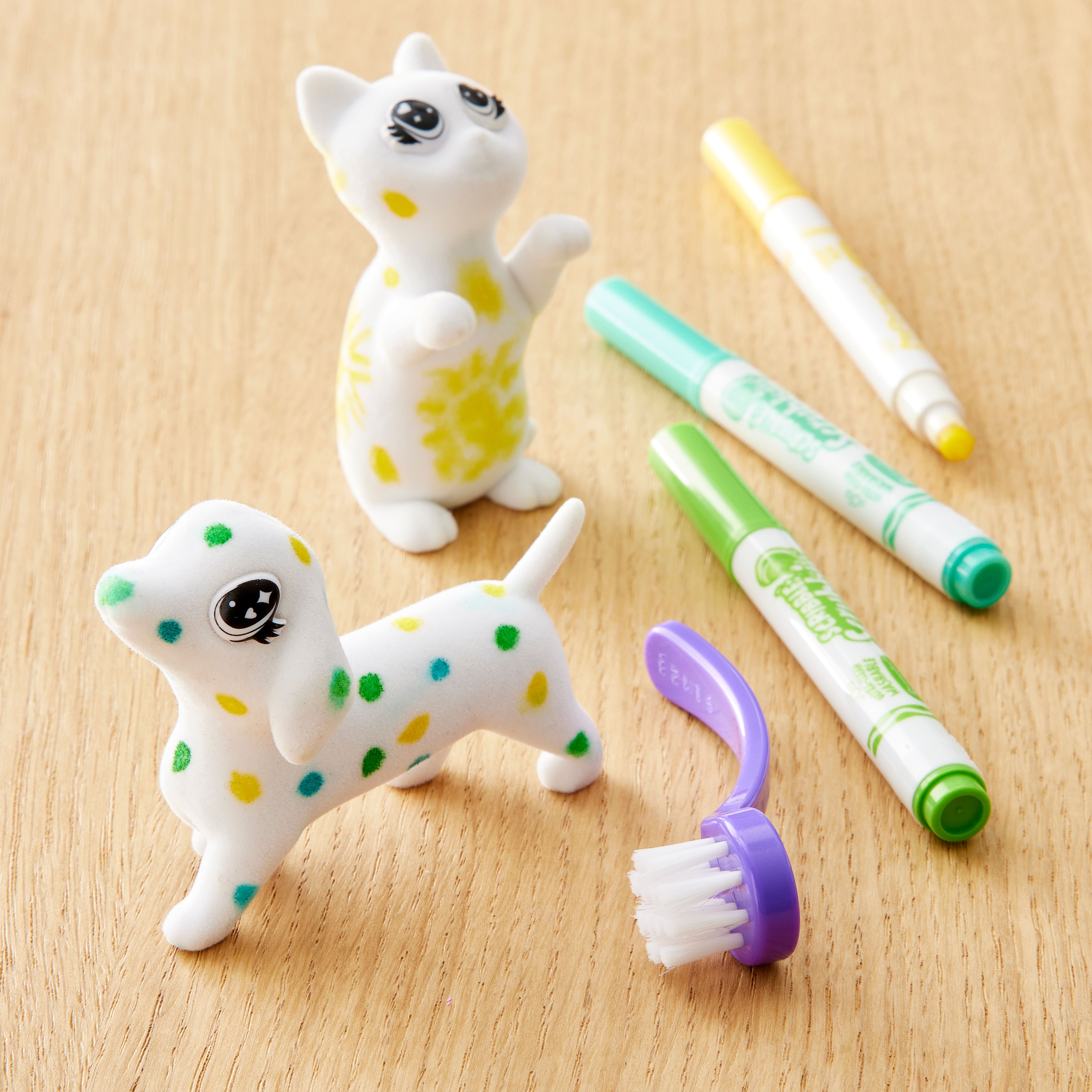 Crayola&#xAE; Scribble Scrubbie&#x2122; Pets!, Dog &#x26; Cat 