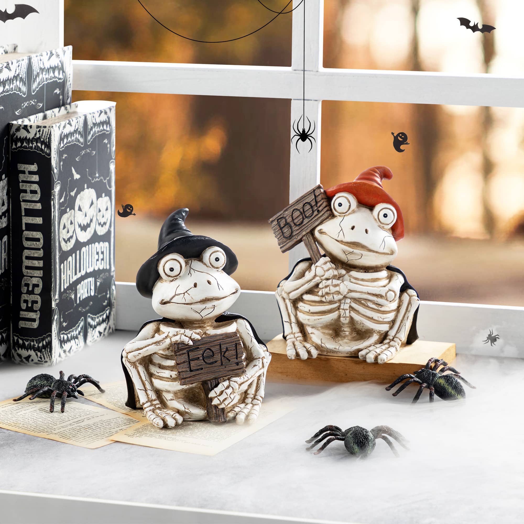 Glitzhome&#xAE; 7&#x22;H Halloween Resin Skeleton Frogs Table Decor Set