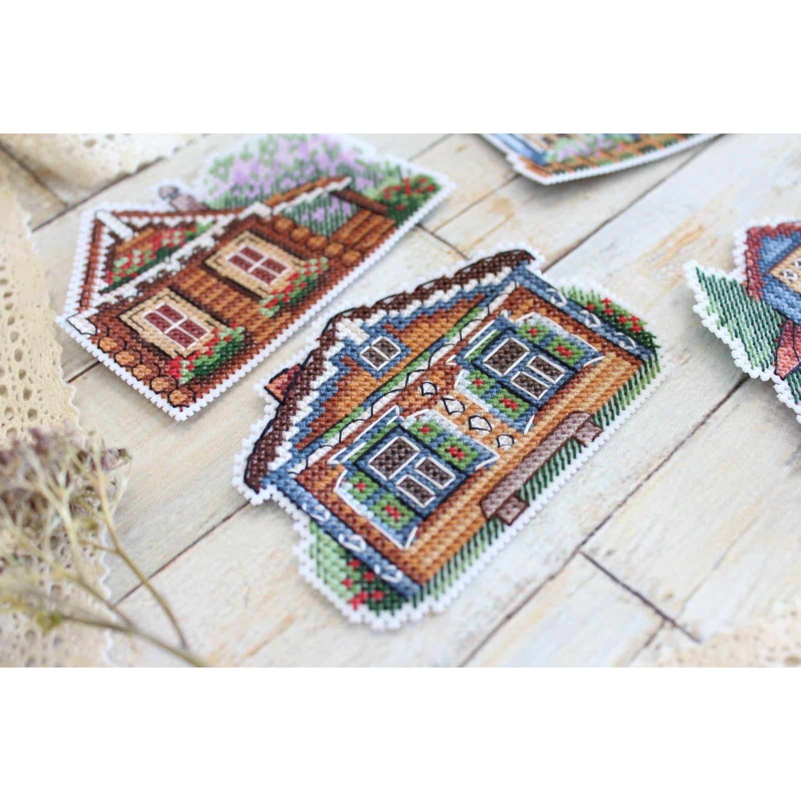 MP Studia Houses Magnets Plastic Canvas Counted Cross Stitch Kit