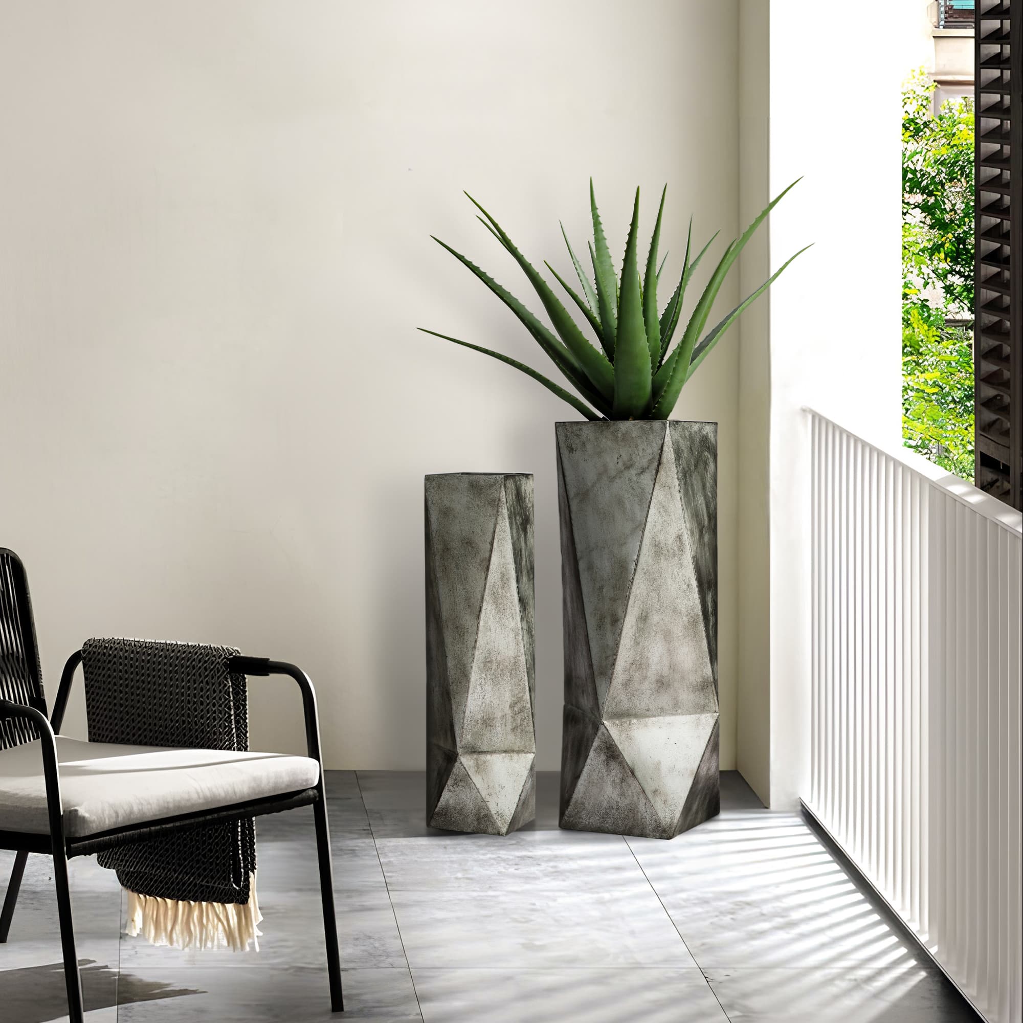 Glitzhome® Geometric Antique Silver Metal Floor Vases Set