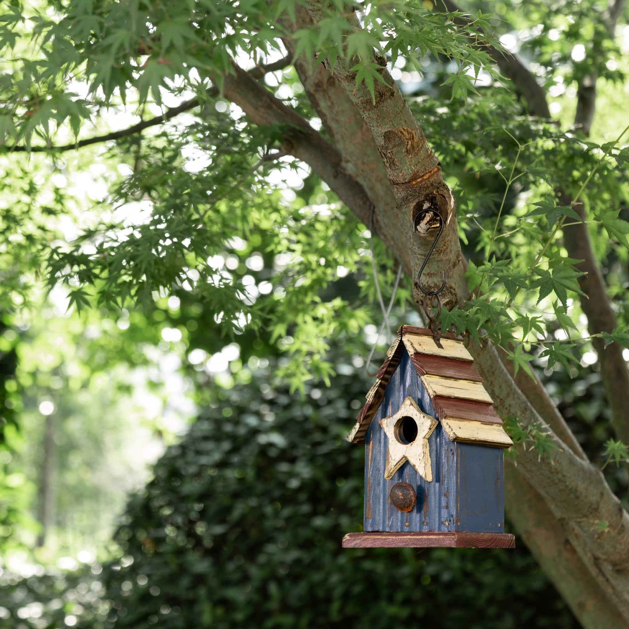 Glitzhome® 9" Solid Wood & Metal Rustic Style Birdhouse